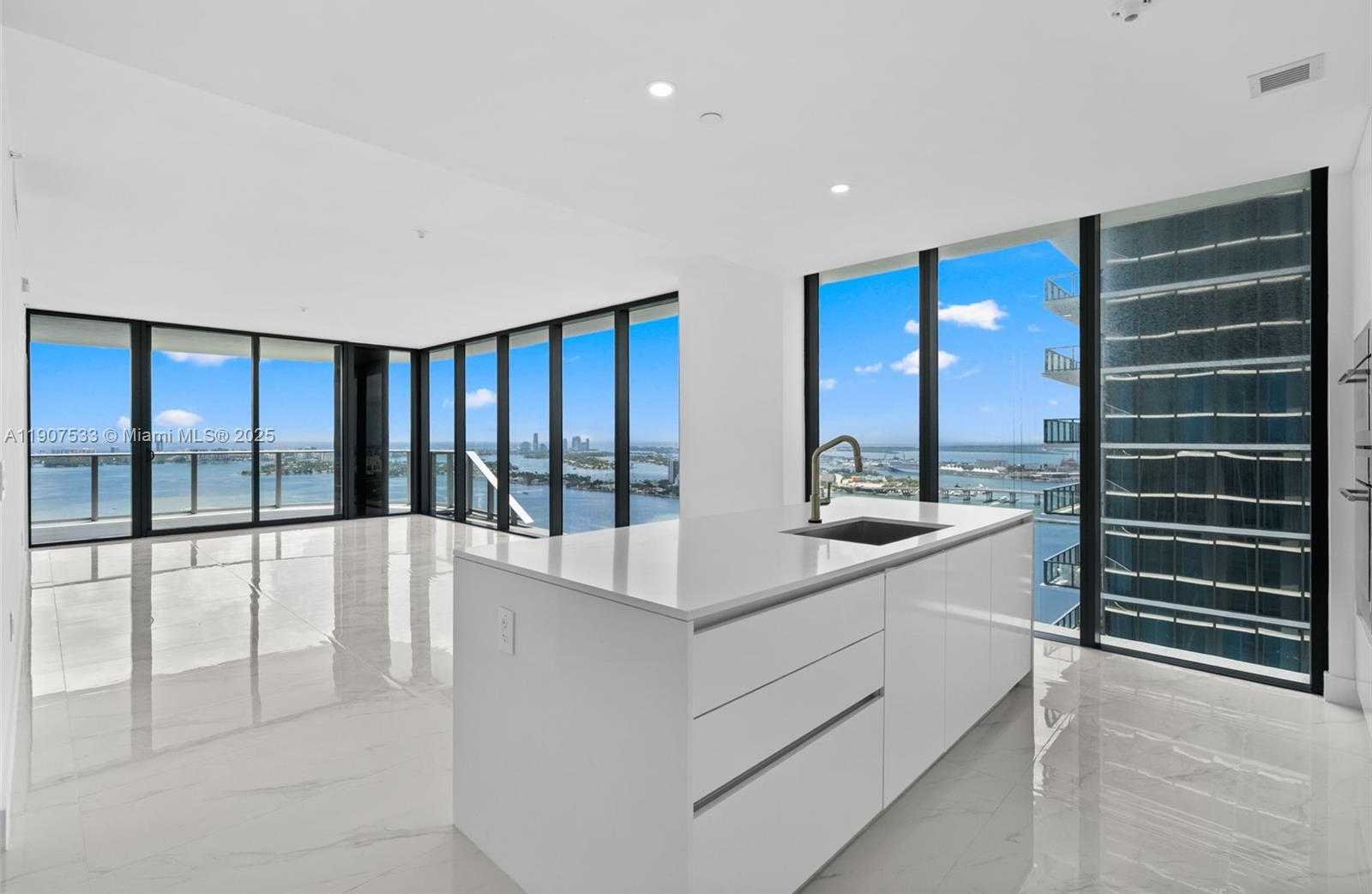 Small Image of 700 NORTH EAST 24 #2607, Miami Number 3