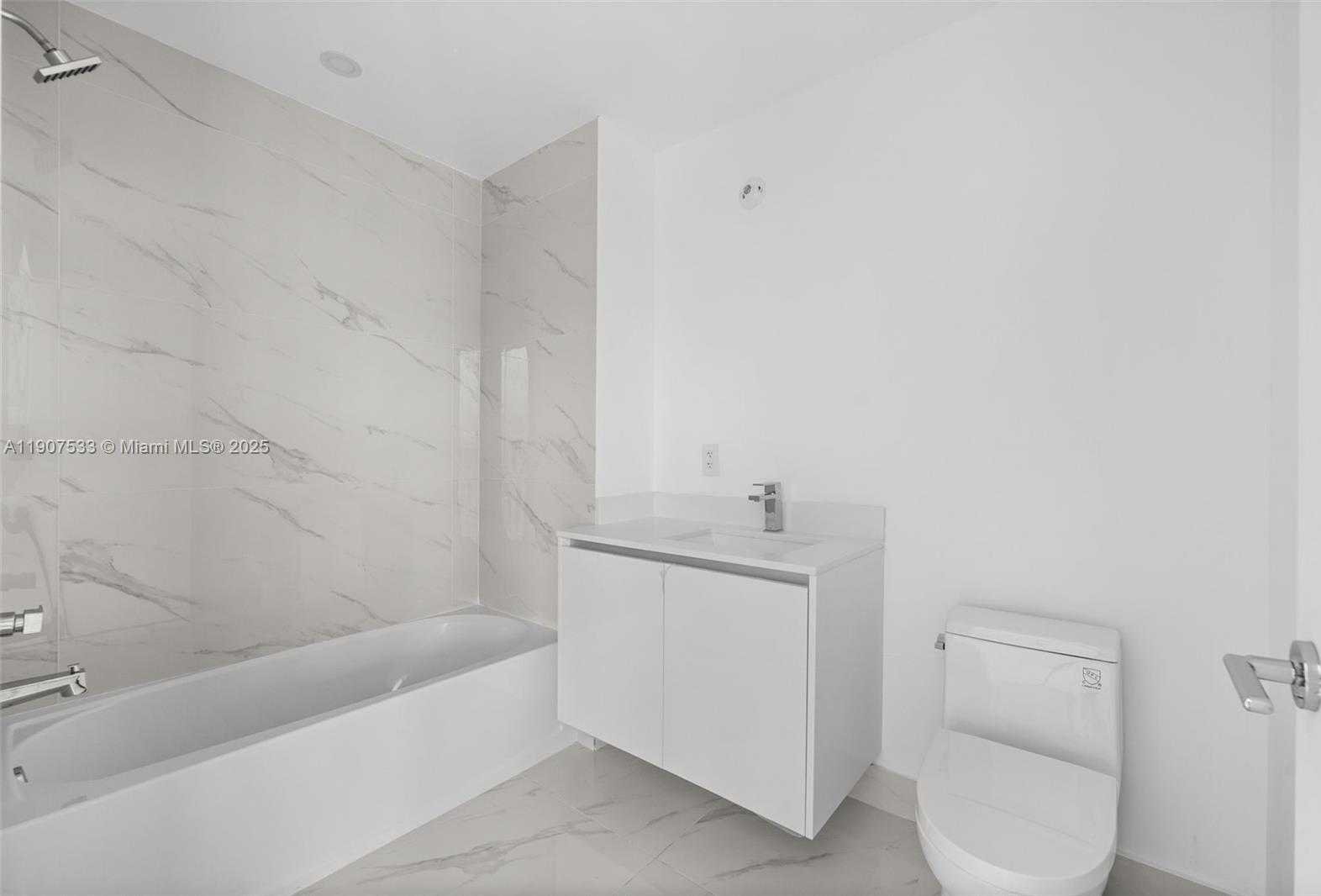 Small Image of 700 NORTH EAST 24 #2607, Miami Number 41