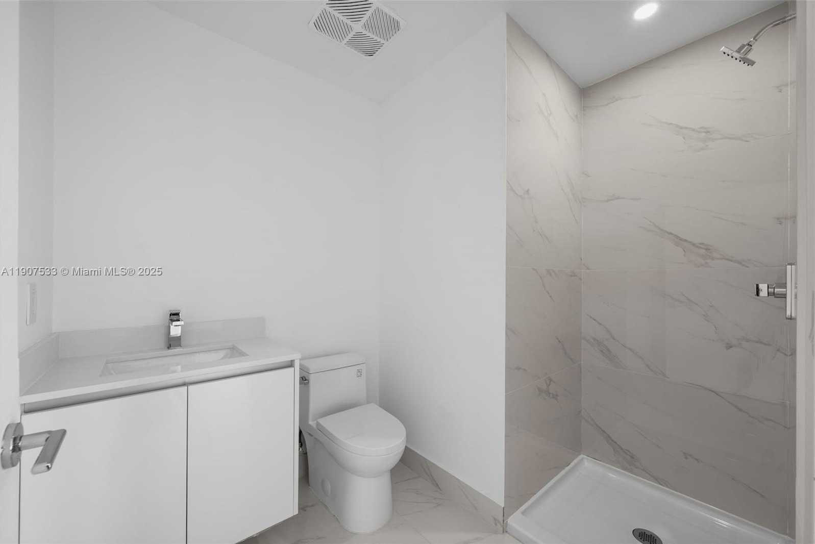 Small Image of 700 NORTH EAST 24 #2607, Miami Number 46