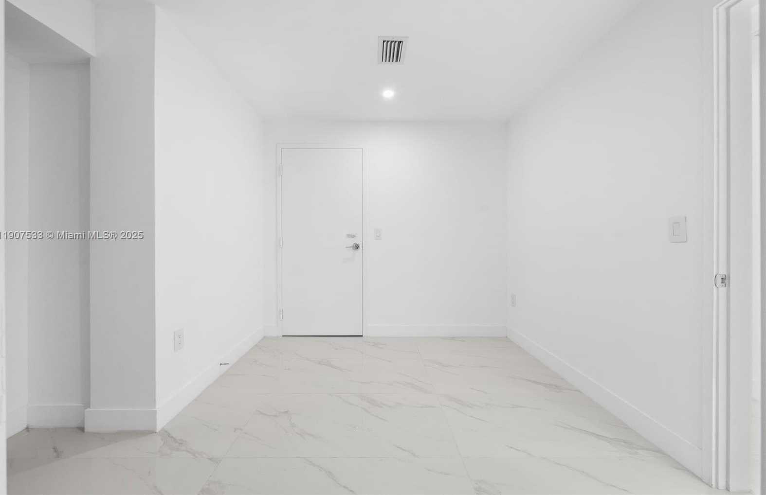 Small Image of 700 NORTH EAST 24 #2607, Miami Number 54