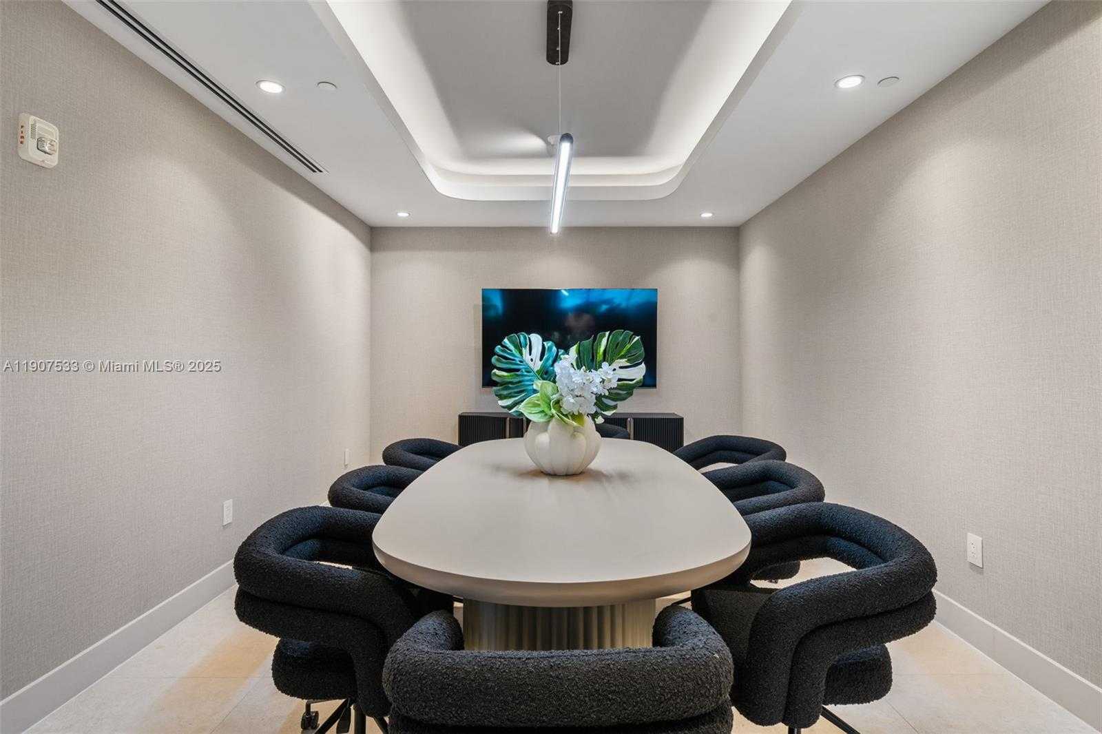 Small Image of 700 NORTH EAST 24 #2607, Miami Number 62