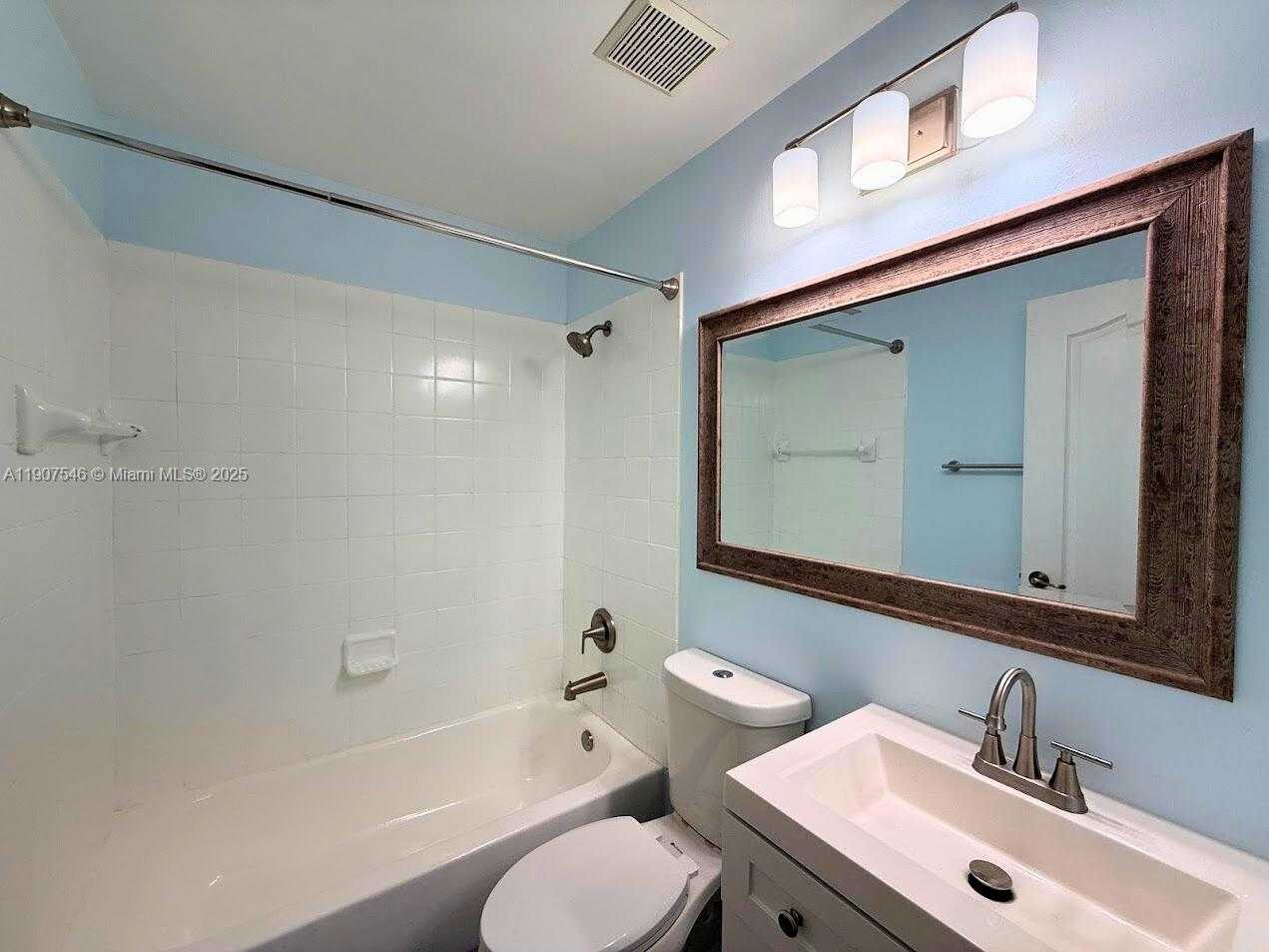 Small Image of Doral Number 13