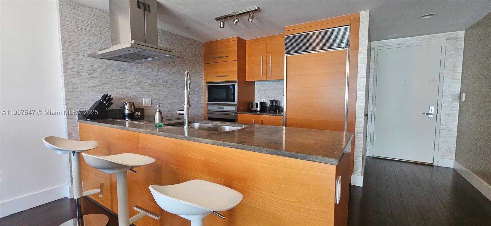 Small Image of 495 BRICKELL AVE #1109, Miami Number 5