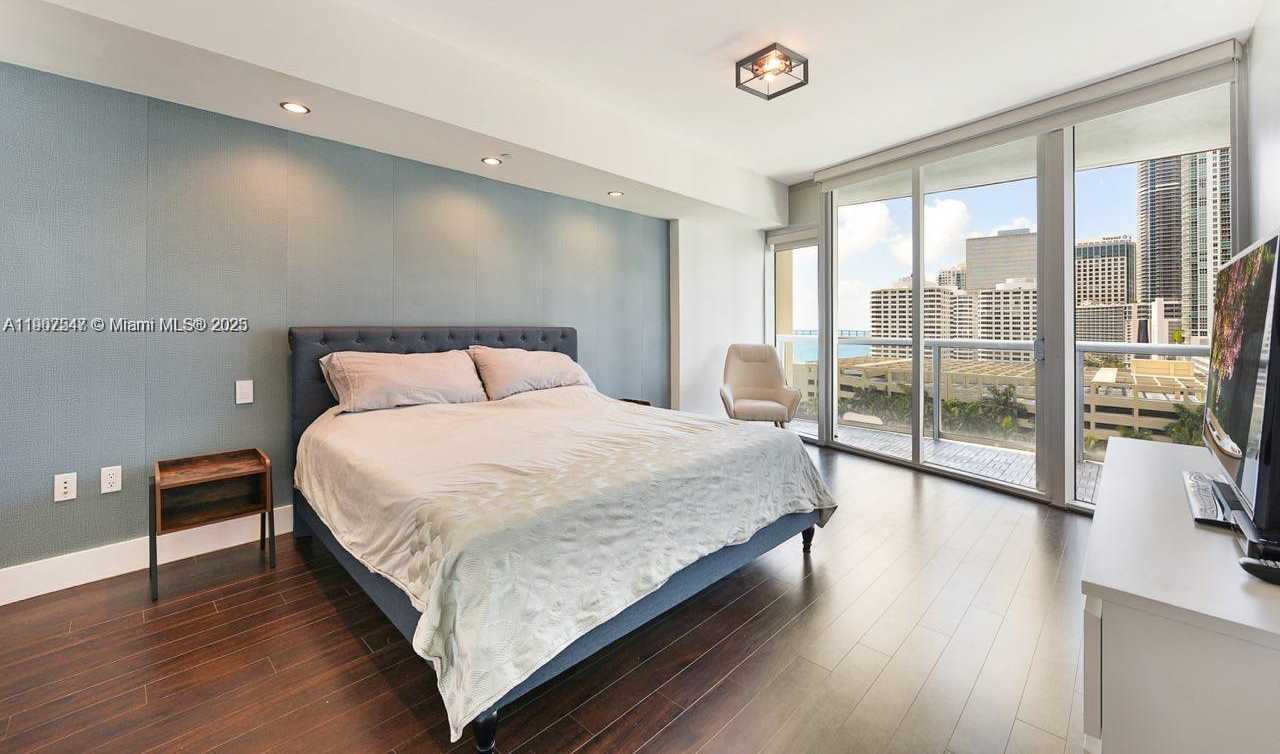Small Image of 495 BRICKELL AVE #1109, Miami Number 6