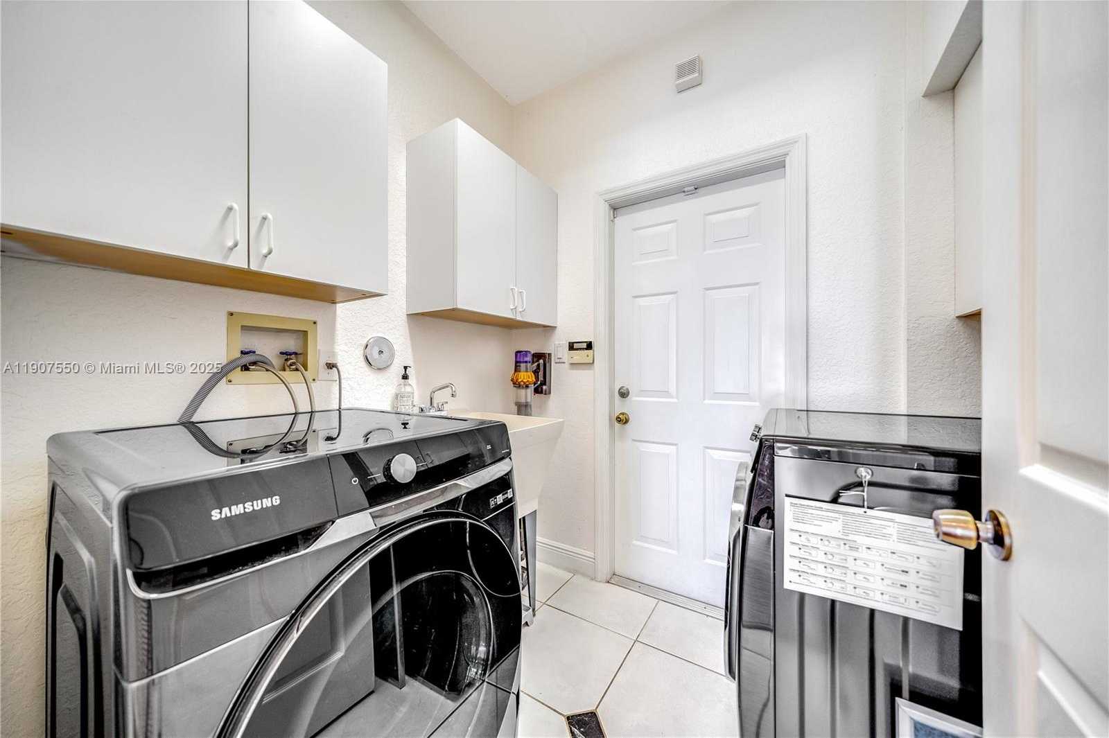 Small Image of 1241 SOUTH 13TH AVE #1241, Hollywood Number 34