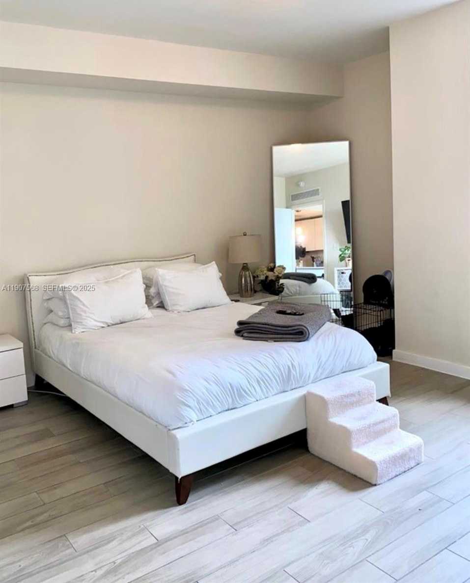 Small Image of 999 SOUTH WEST 1ST AVE #1407, Miami Number 7