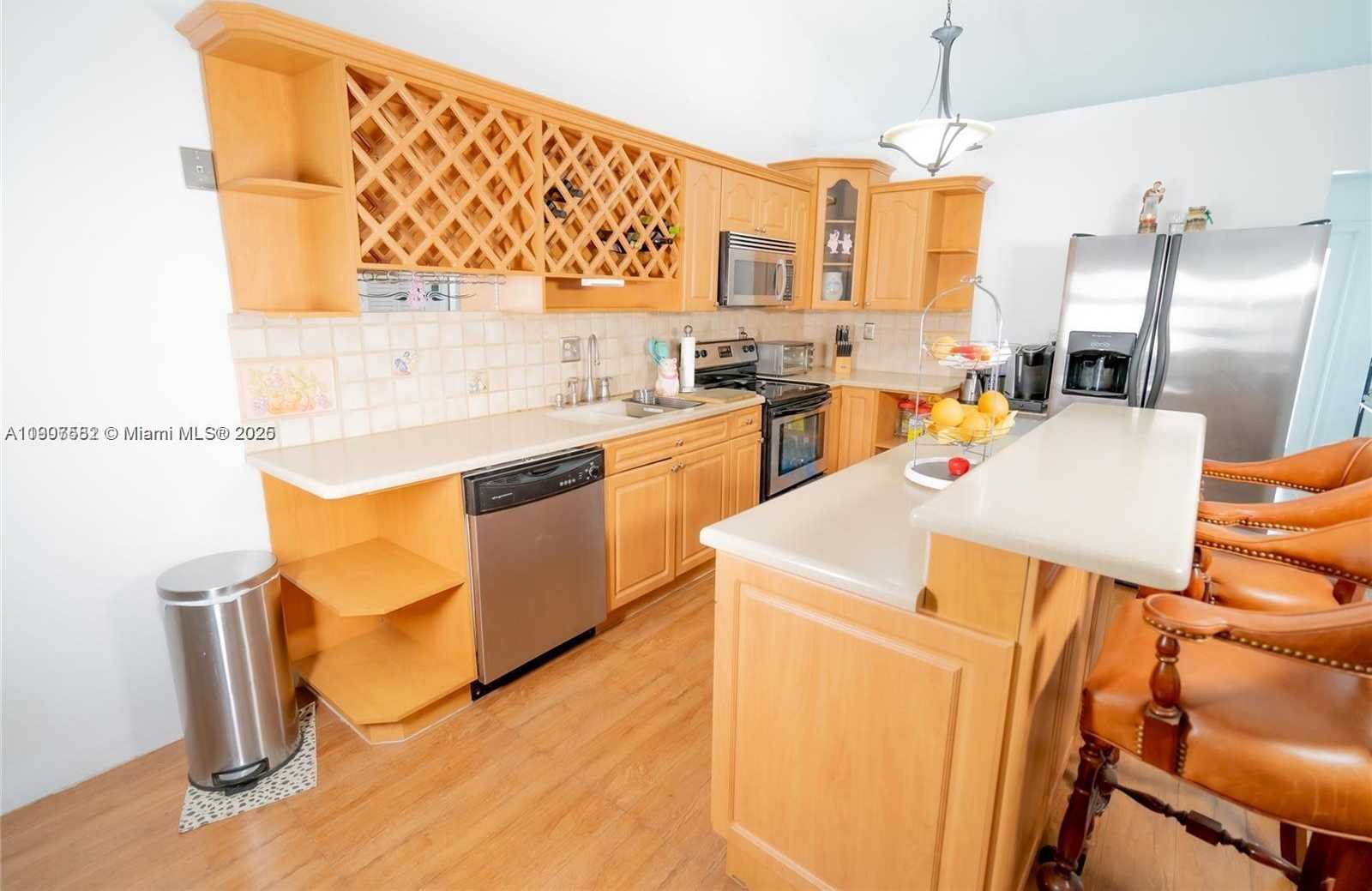 Small Image of 8844 NORTH WEST 113TH ST, Hialeah Gardens Number 7