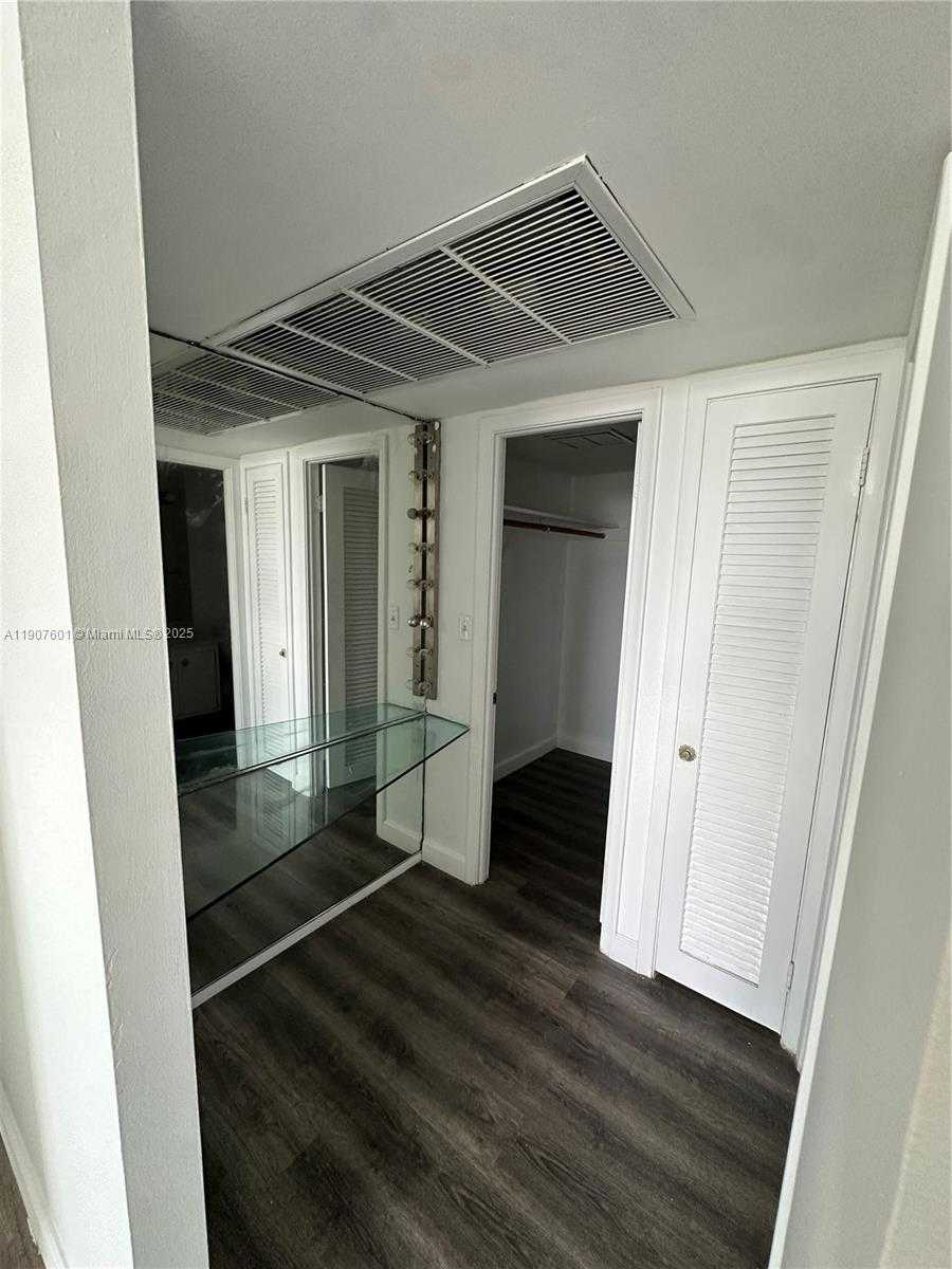 Small Image of 5750 COLLINS AVE #12D, Miami Beach Number 10