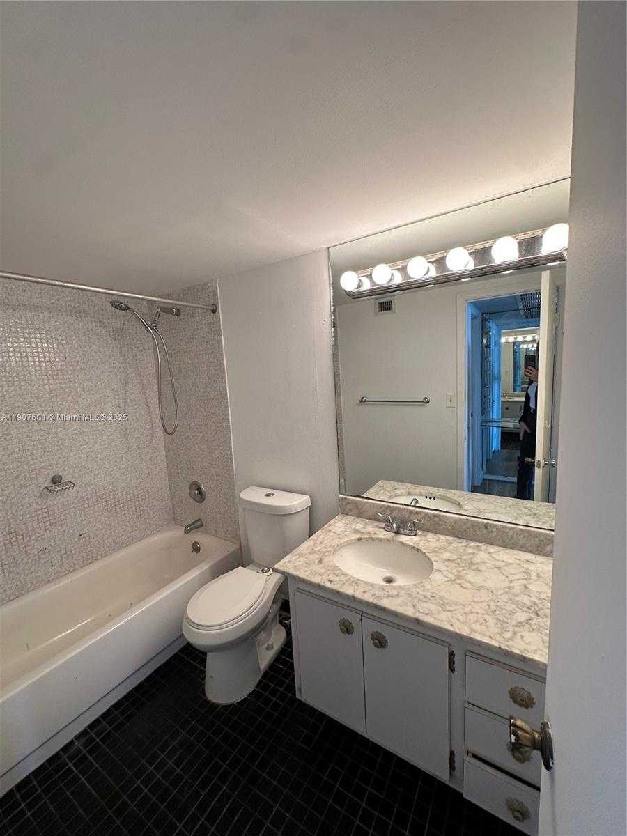 Small Image of 5750 COLLINS AVE #12D, Miami Beach Number 12