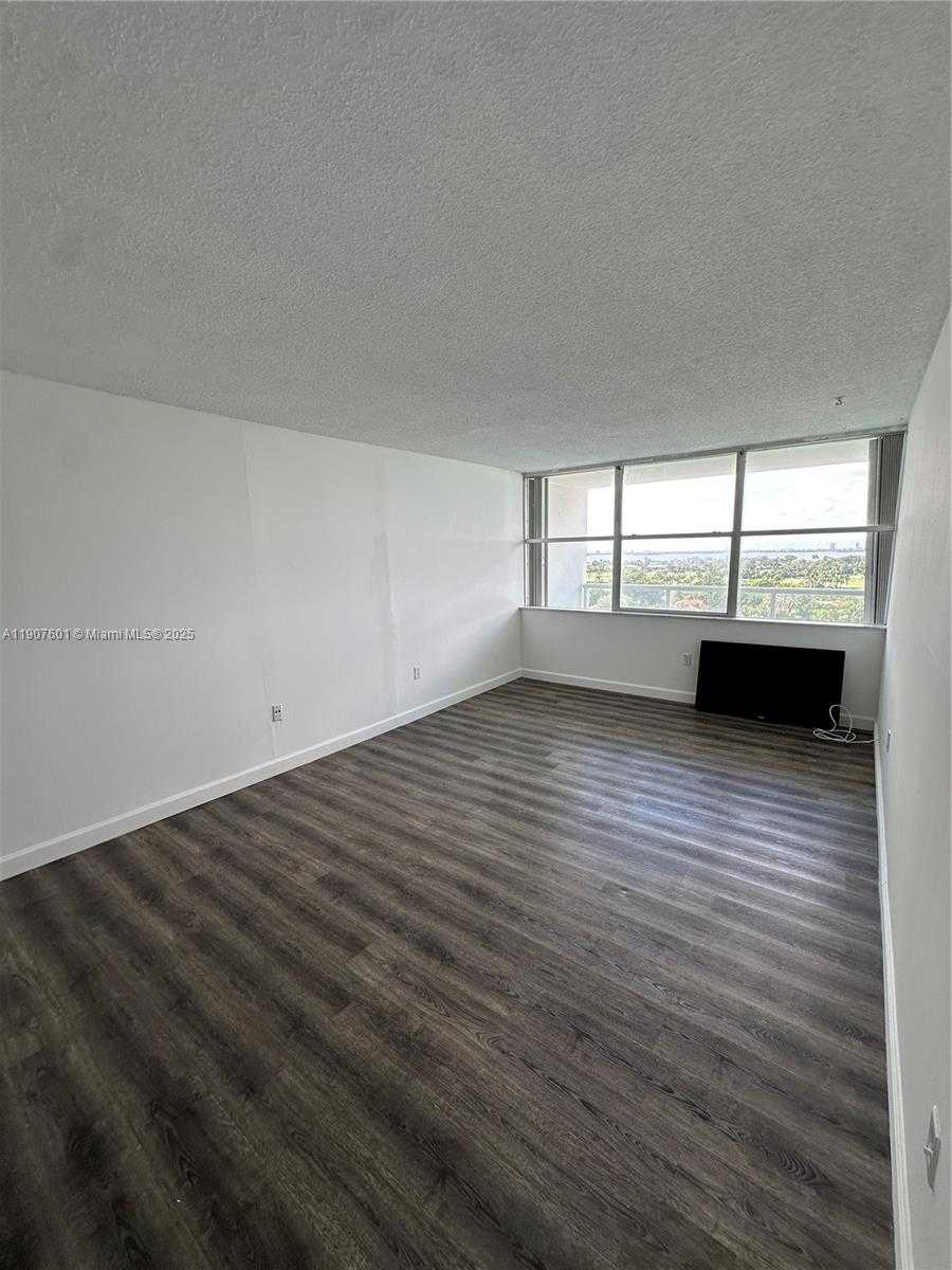 Small Image of 5750 COLLINS AVE #12D, Miami Beach Number 8