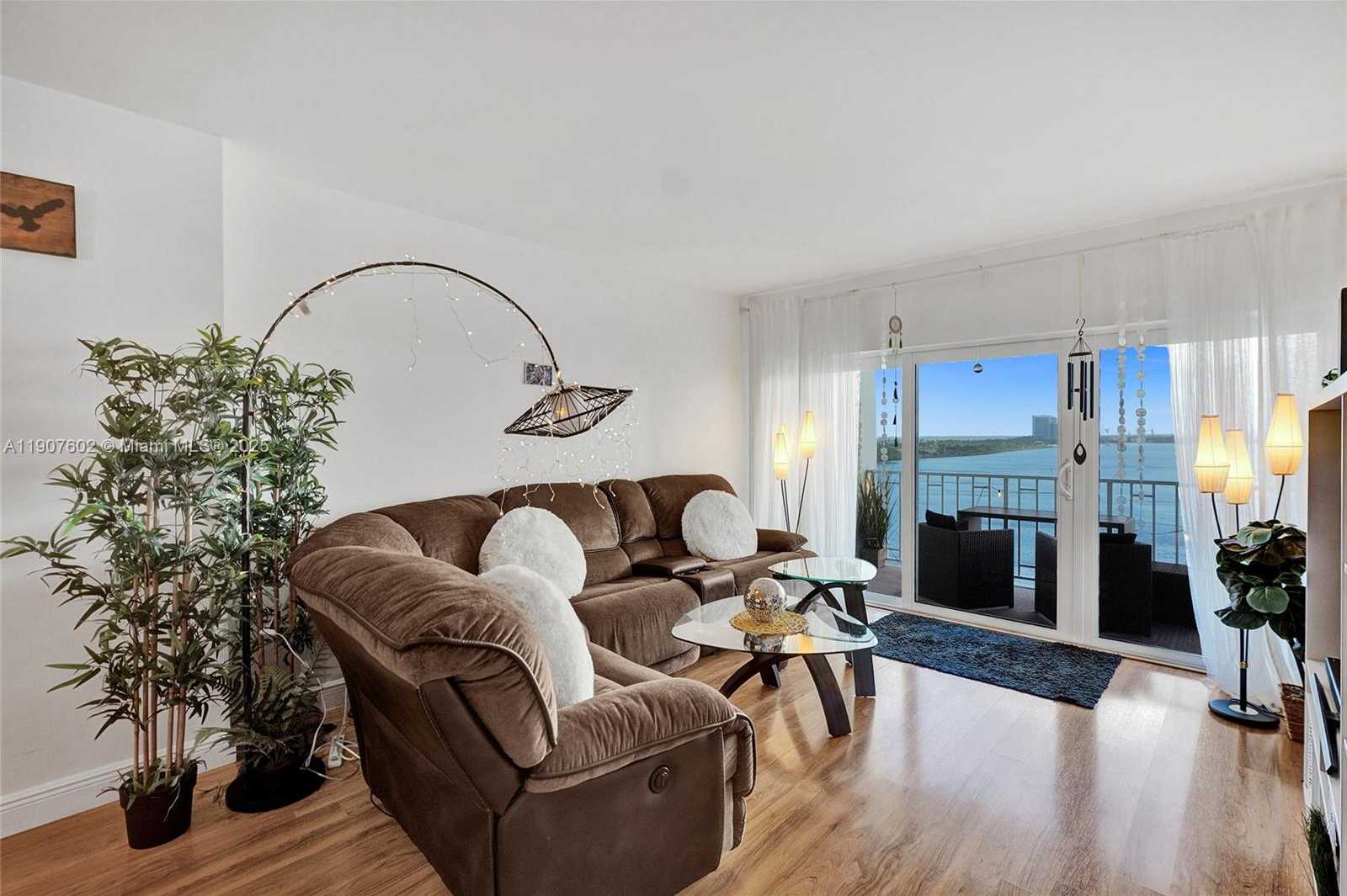 Small Image of 500 BAYVIEW DR #1018, Sunny Isles Beach Number 18