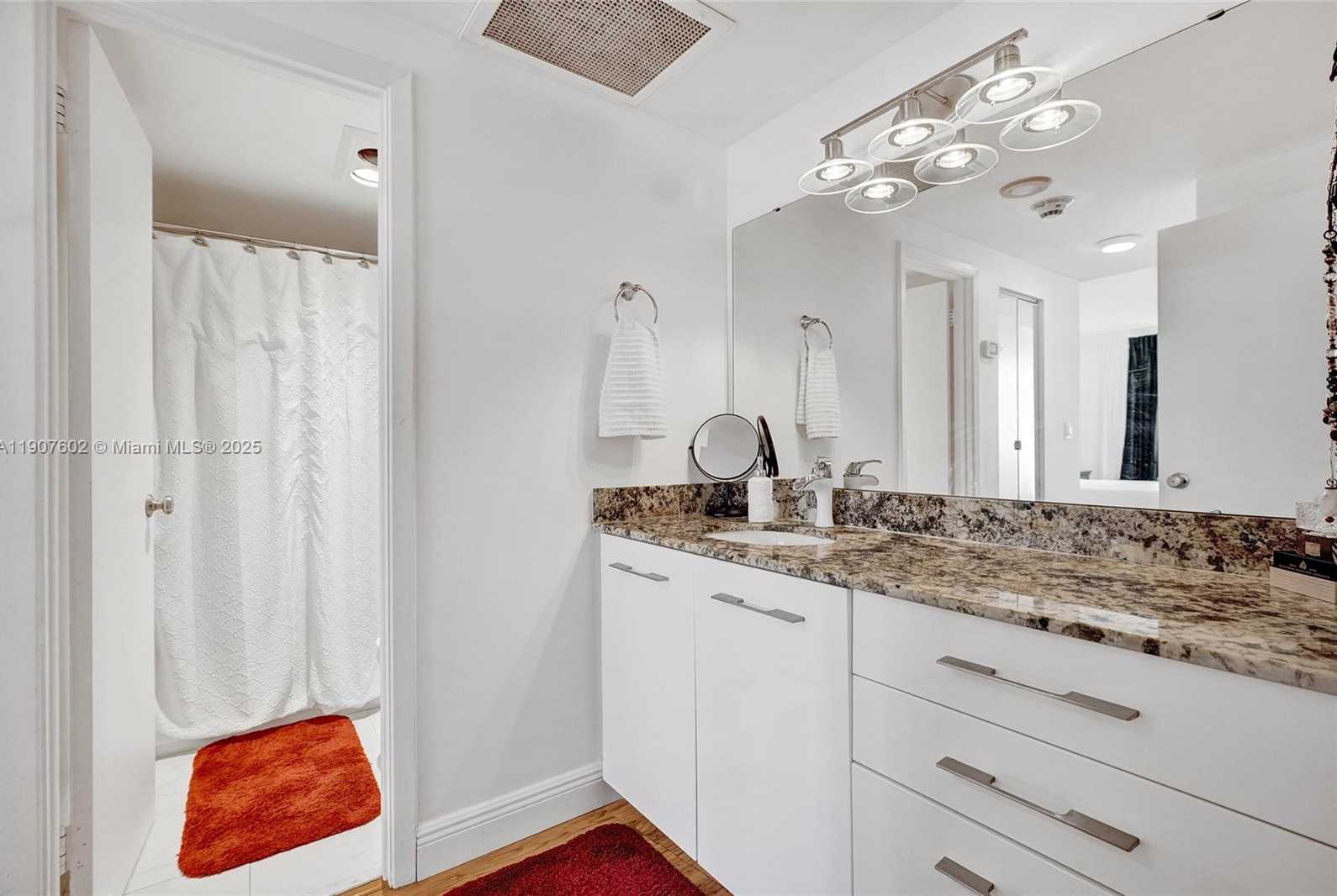 Small Image of 500 BAYVIEW DR #1018, Sunny Isles Beach Number 30