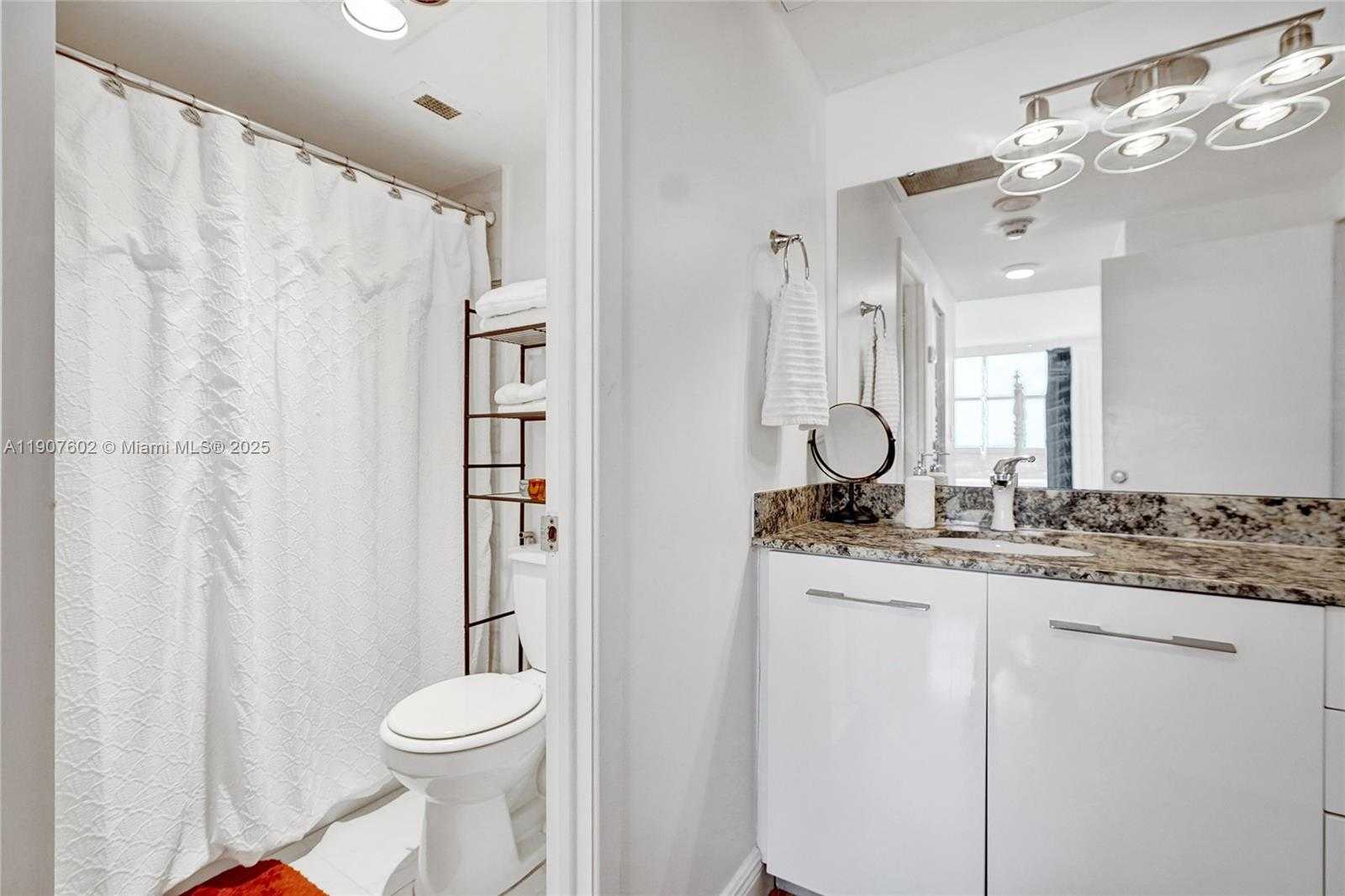 Small Image of 500 BAYVIEW DR #1018, Sunny Isles Beach Number 32