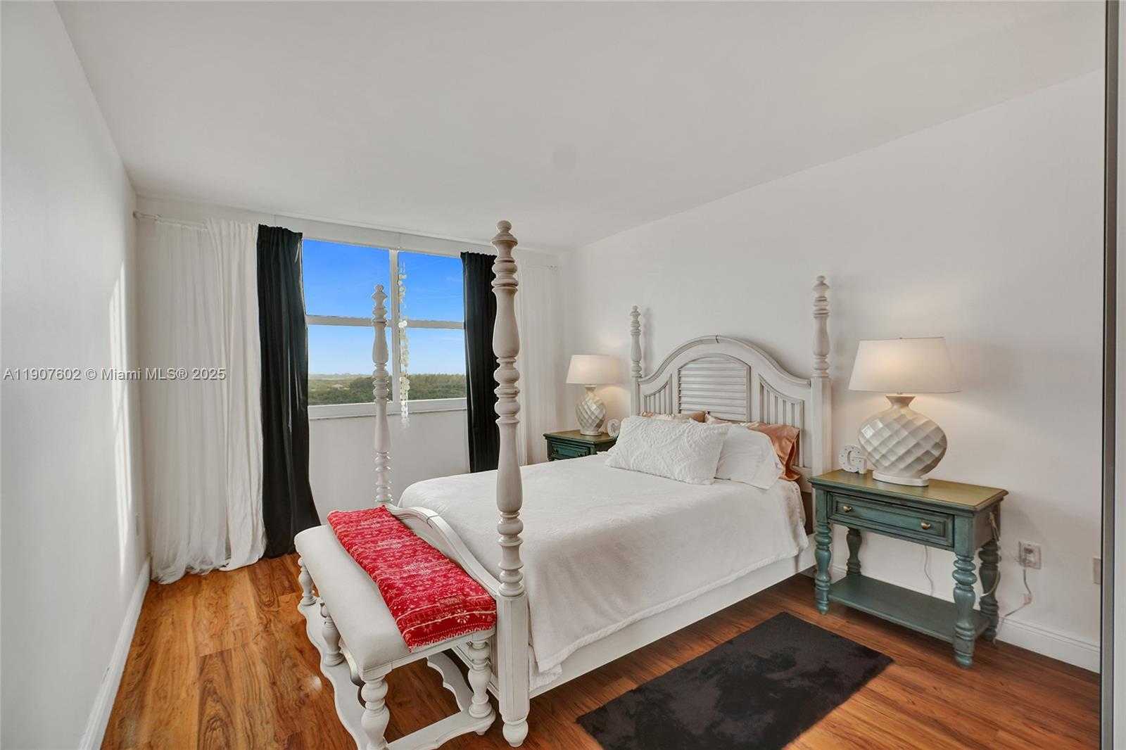 Small Image of 500 BAYVIEW DR #1018, Sunny Isles Beach Number 33