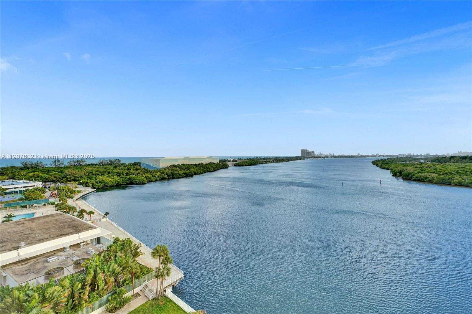 Small Image of 500 BAYVIEW DR #1018, Sunny Isles Beach Number 7