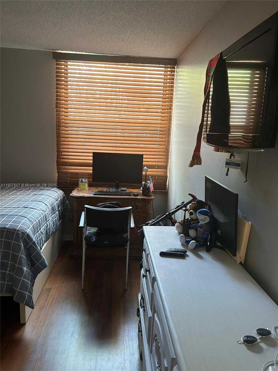 Small Image of 14321 NORTH KENDALL DR #104F, Miami Number 16