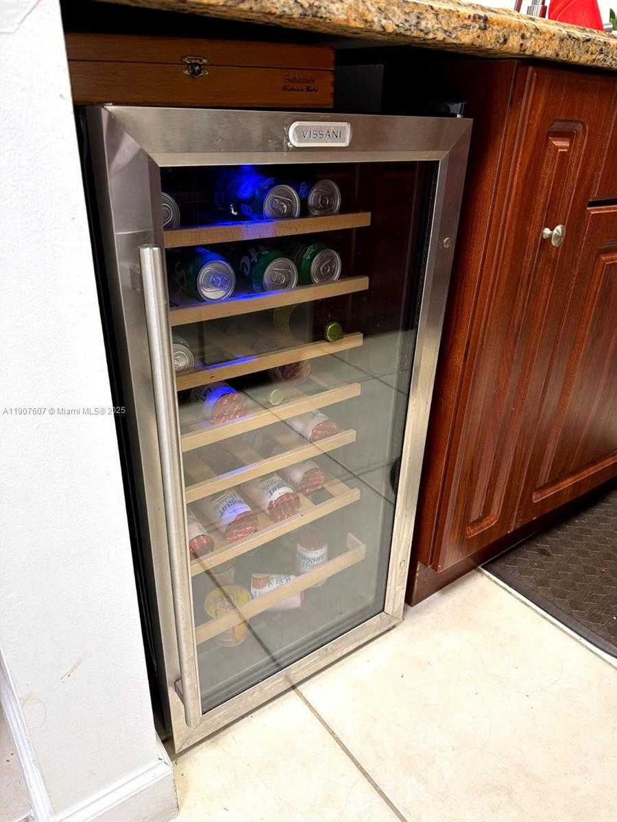 Small Image of 14321 NORTH KENDALL DR #104F, Miami Number 9