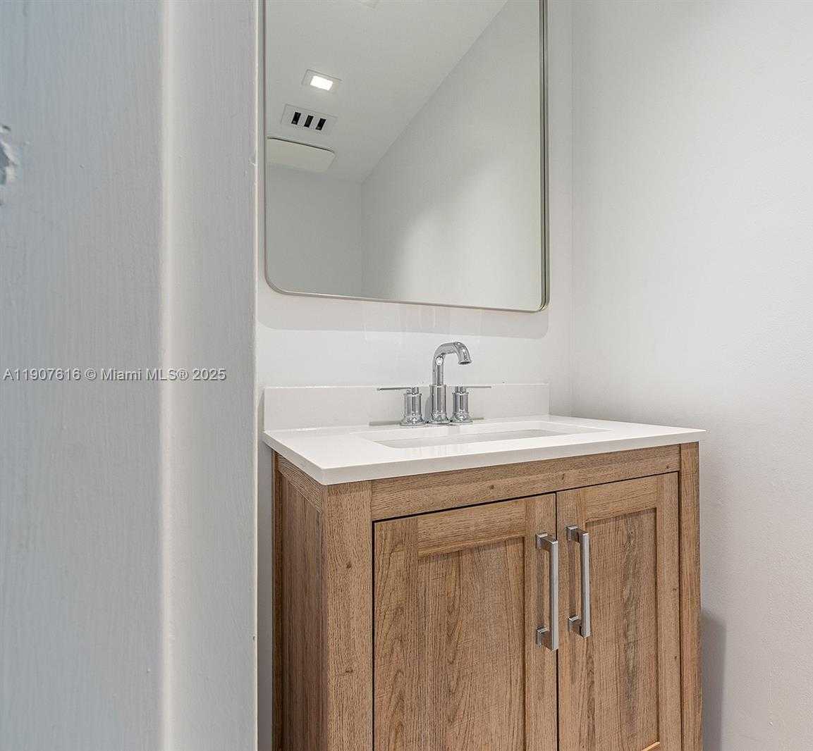 Small Image of 2821 NORTH MIAMI BEACH BLVD #6Q, North Miami Beach Number 15