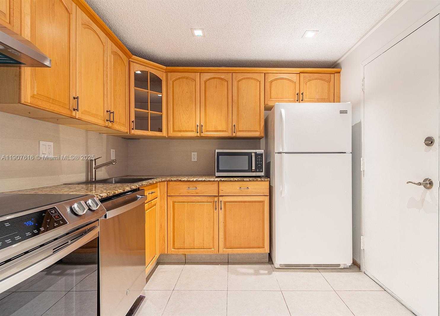 Small Image of 2821 NORTH MIAMI BEACH BLVD #6Q, North Miami Beach Number 2