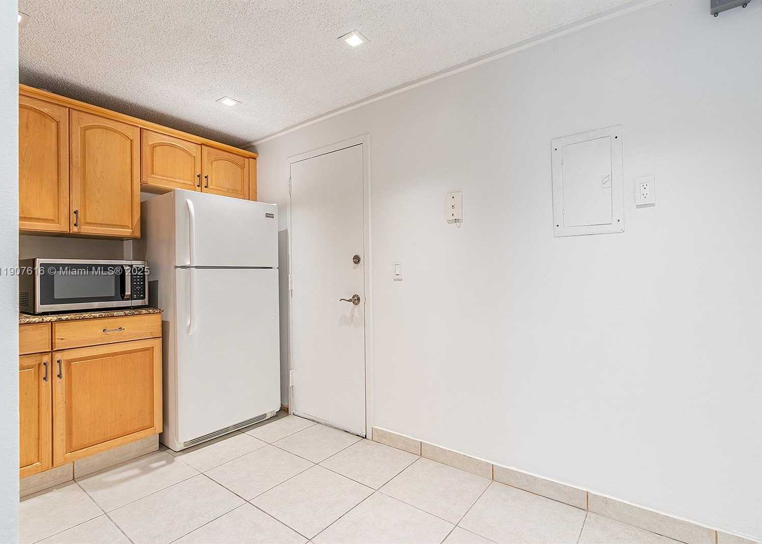 Small Image of 2821 NORTH MIAMI BEACH BLVD #6Q, North Miami Beach Number 3