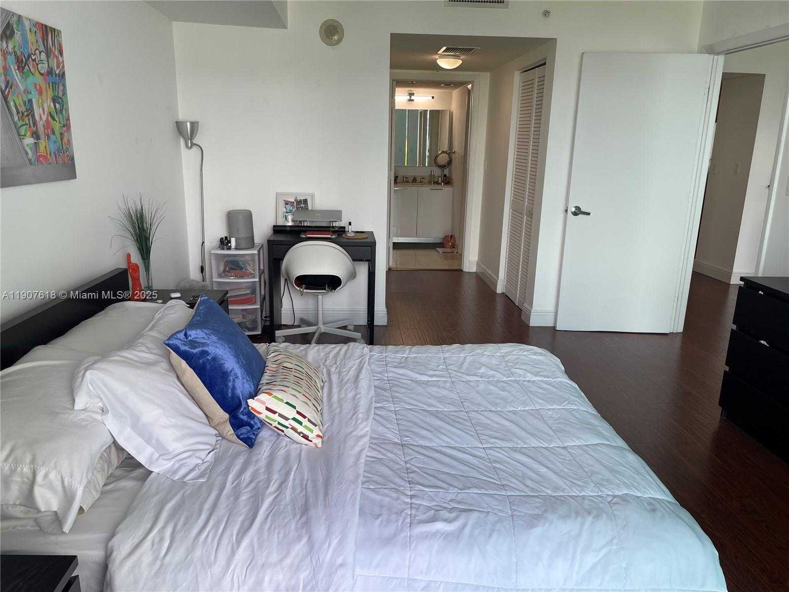 Small Image of 1800 NORTH BAYSHORE DR #2106, Miami Number 13