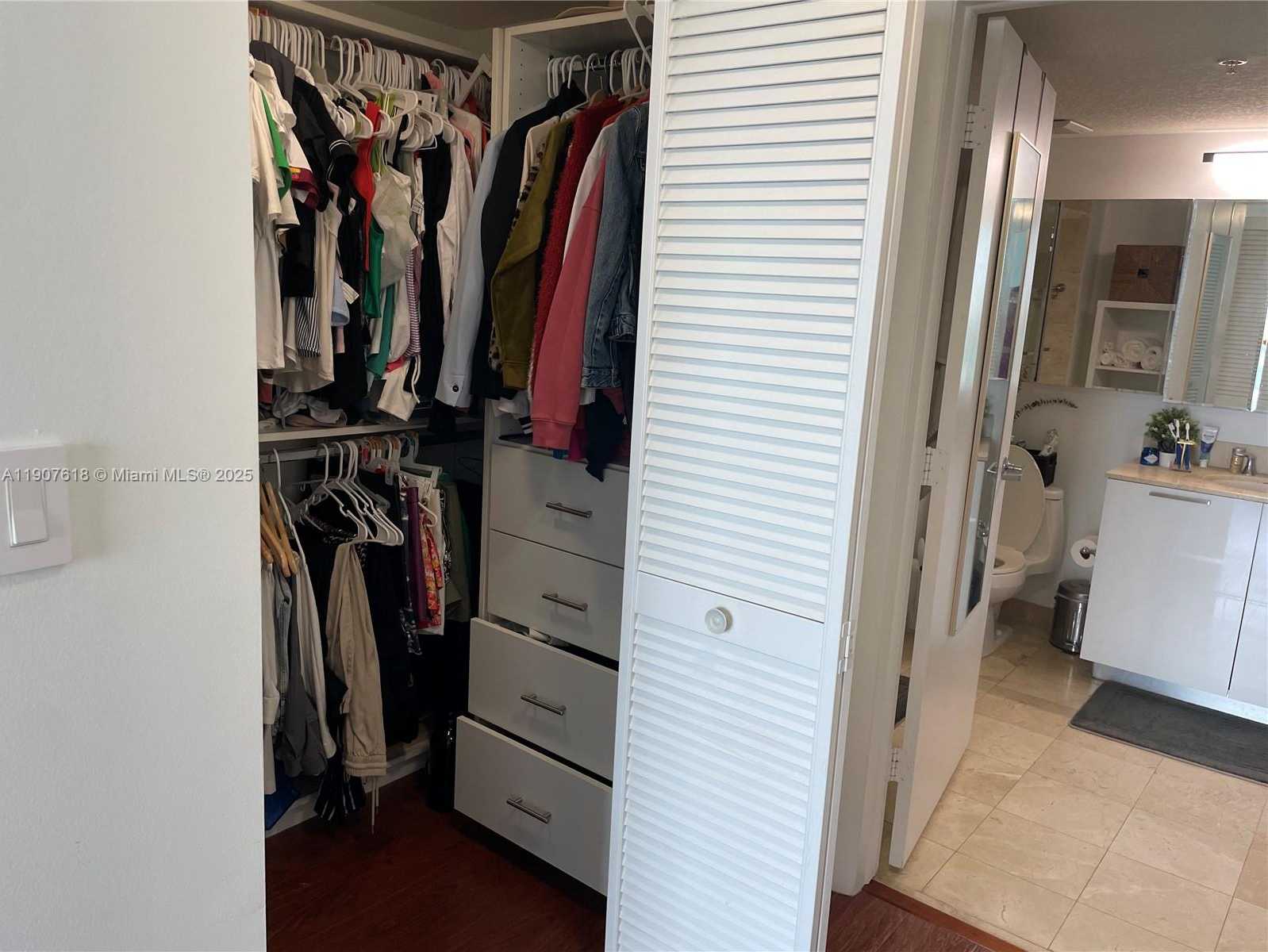 Small Image of 1800 NORTH BAYSHORE DR #2106, Miami Number 16