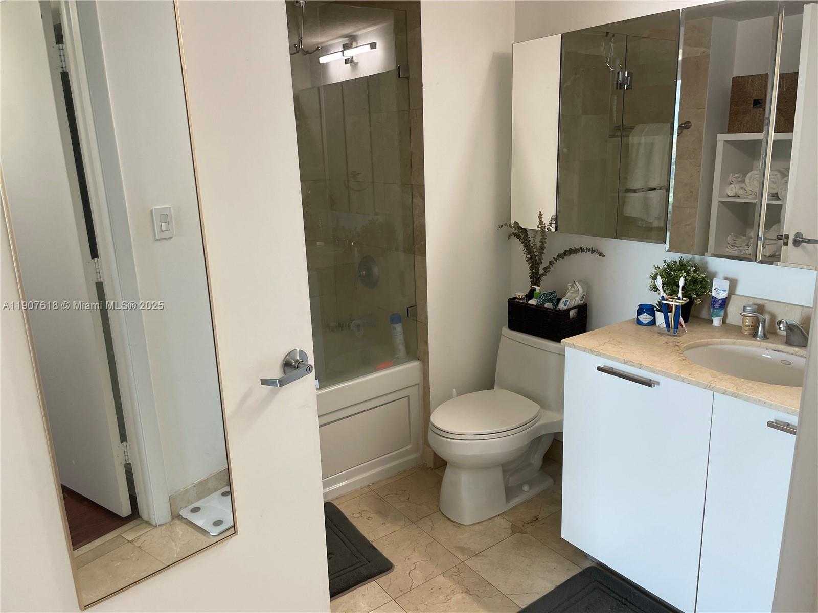 Small Image of 1800 NORTH BAYSHORE DR #2106, Miami Number 18