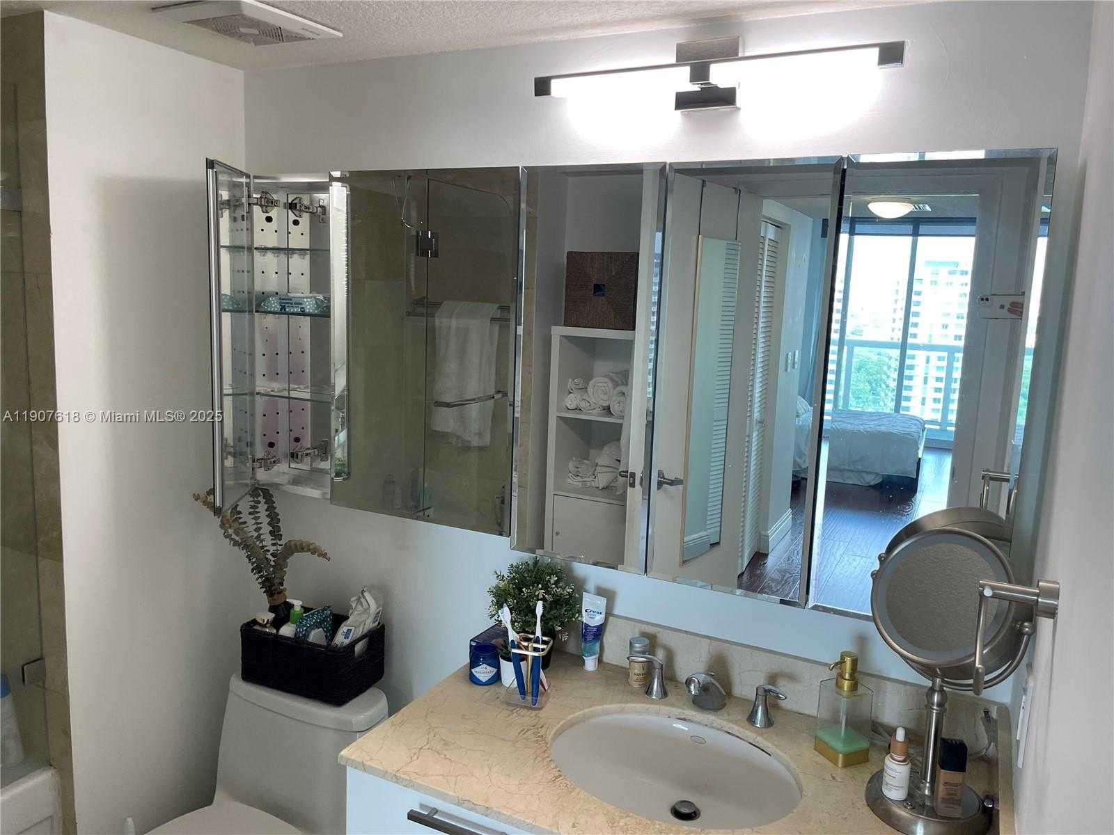 Small Image of 1800 NORTH BAYSHORE DR #2106, Miami Number 19