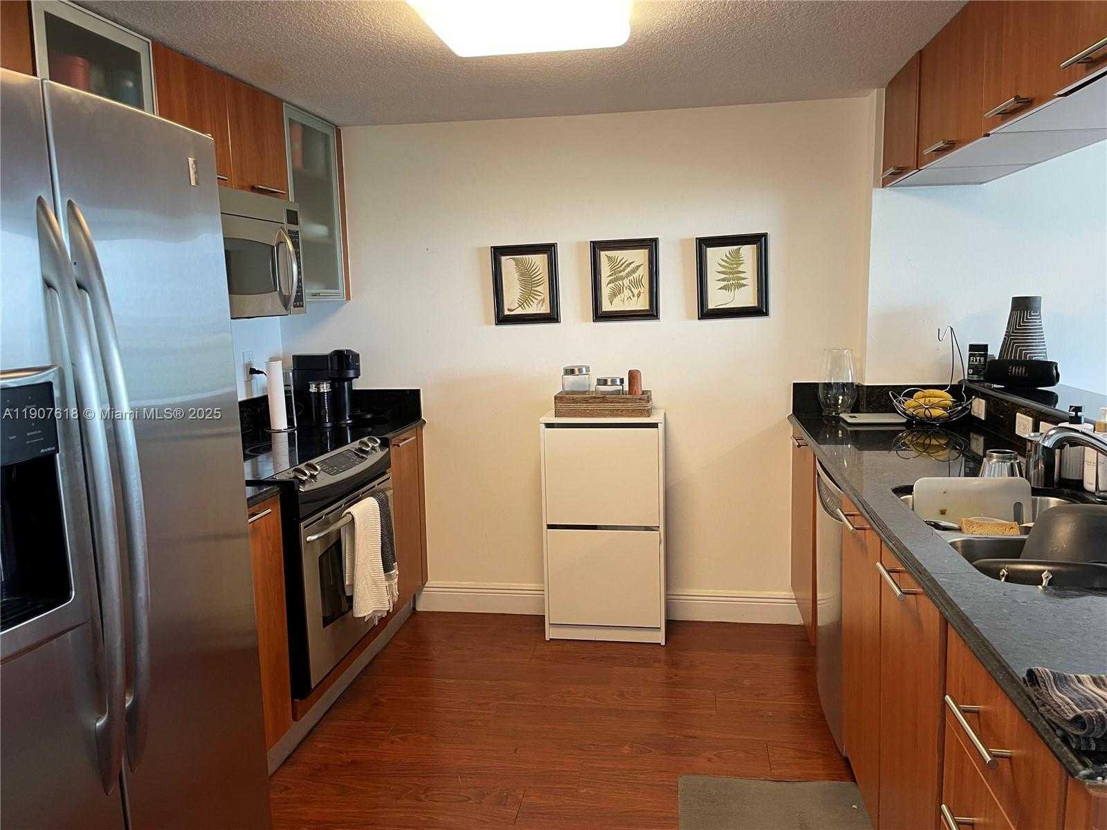 Small Image of 1800 NORTH BAYSHORE DR #2106, Miami Number 2
