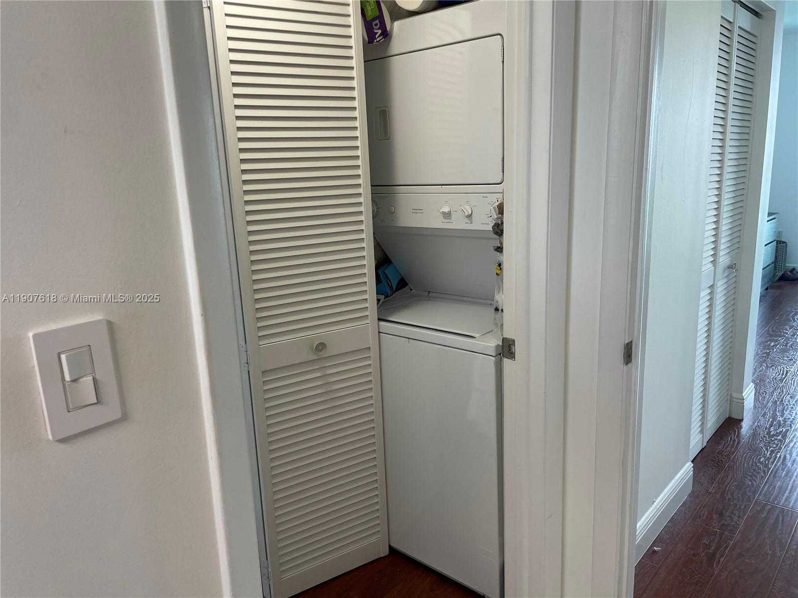 Small Image of 1800 NORTH BAYSHORE DR #2106, Miami Number 21
