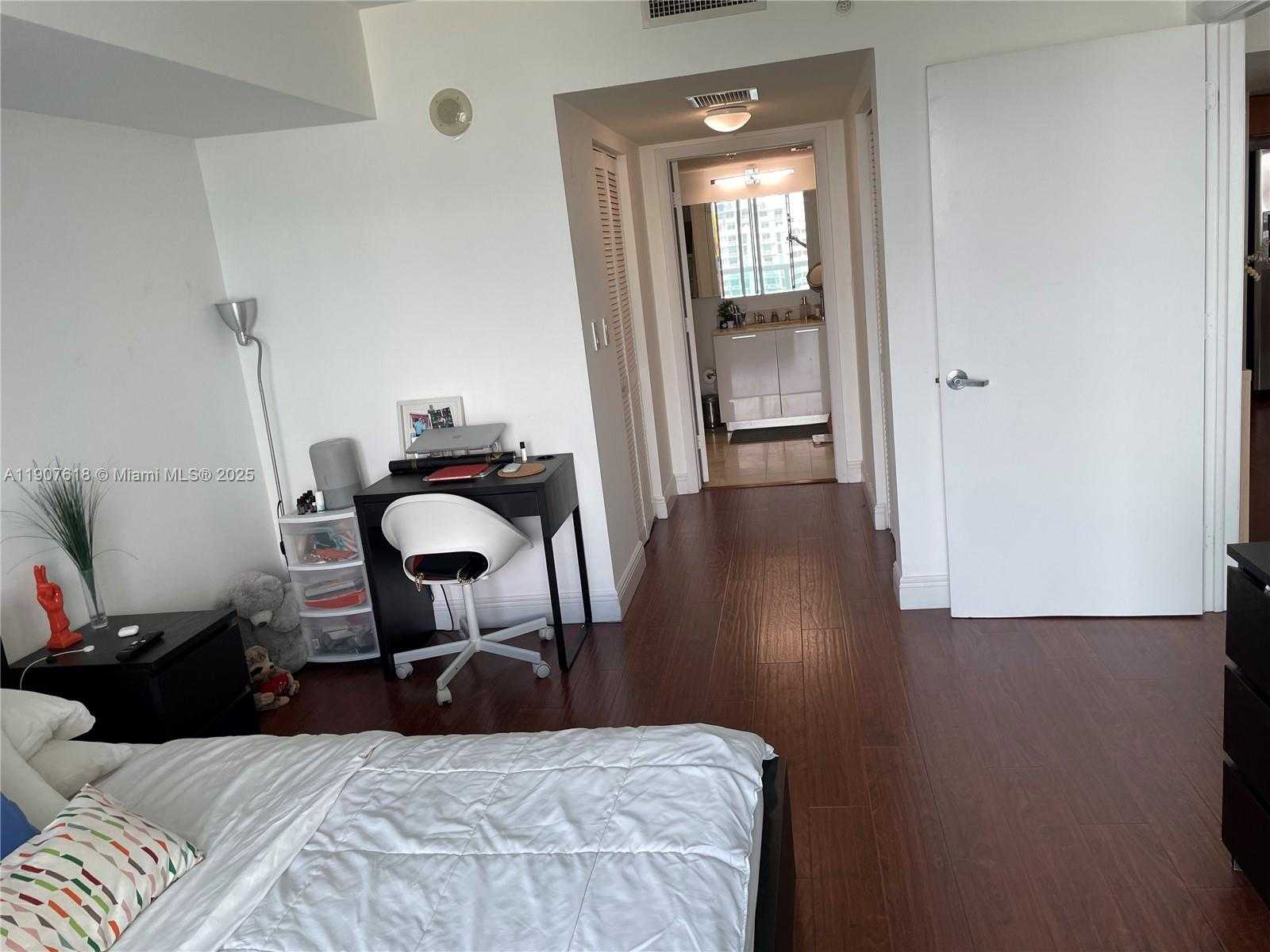 Small Image of 1800 NORTH BAYSHORE DR #2106, Miami Number 23