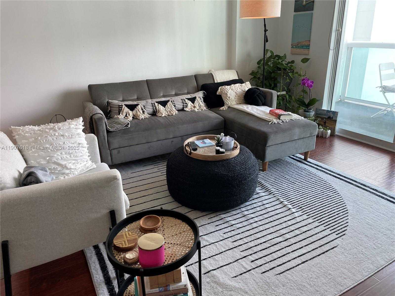 Small Image of 1800 NORTH BAYSHORE DR #2106, Miami Number 24