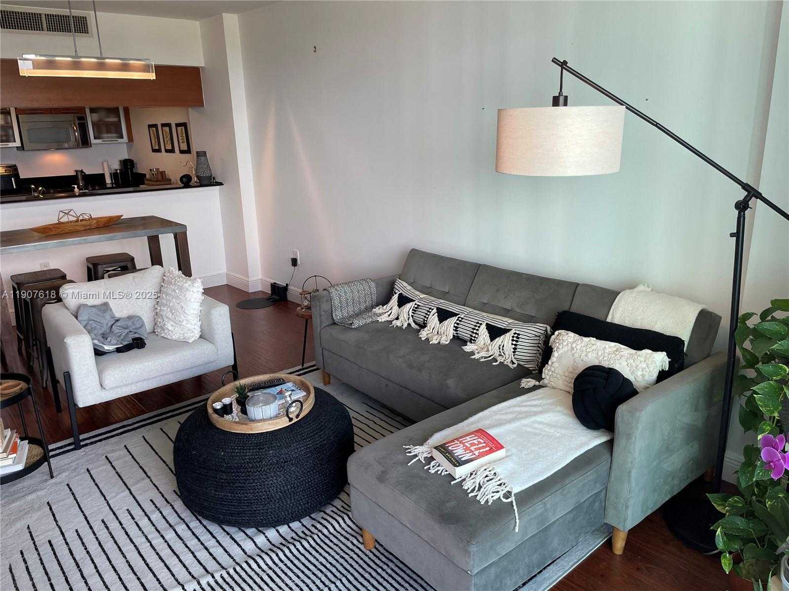 Small Image of 1800 NORTH BAYSHORE DR #2106, Miami Number 25