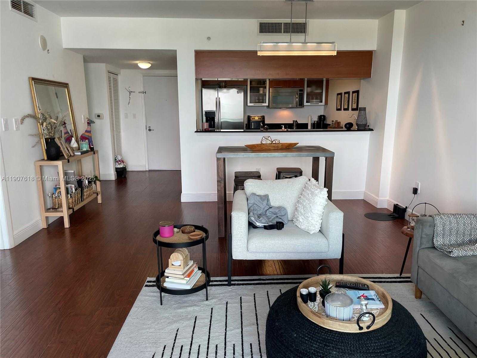 Small Image of 1800 NORTH BAYSHORE DR #2106, Miami Number 26