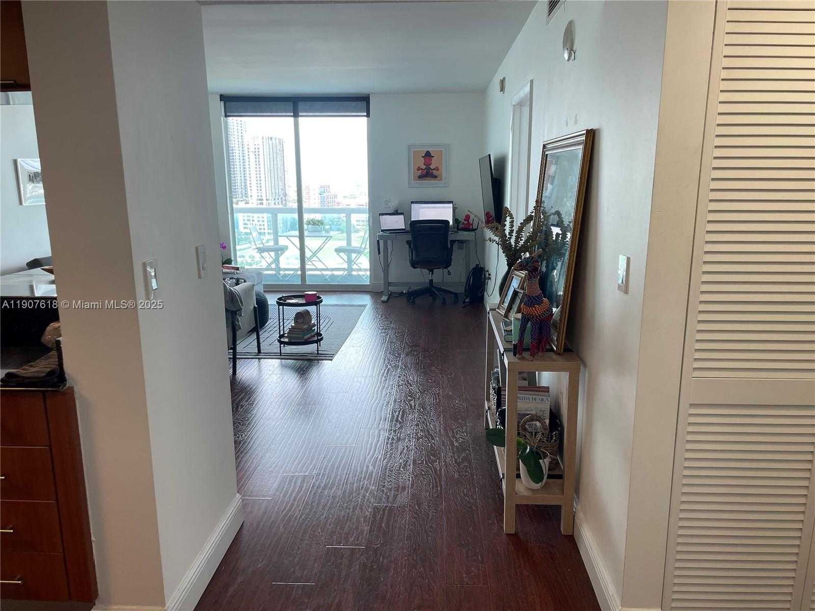 Small Image of 1800 NORTH BAYSHORE DR #2106, Miami Number 3