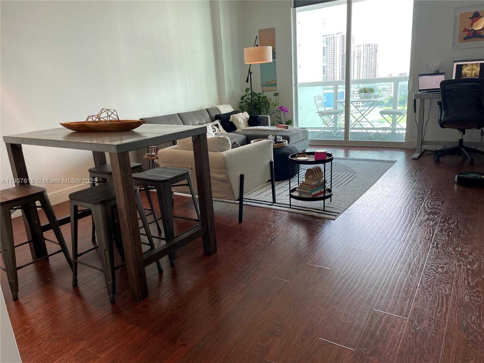 Small Image of 1800 NORTH BAYSHORE DR #2106, Miami Number 30