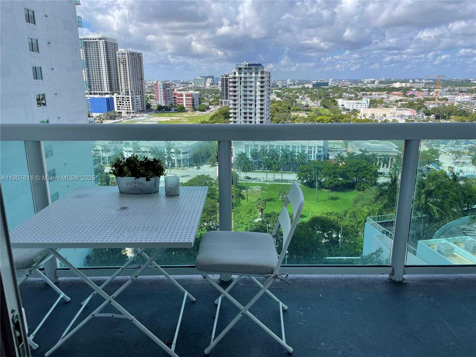 Small Image of 1800 NORTH BAYSHORE DR #2106, Miami Number 4