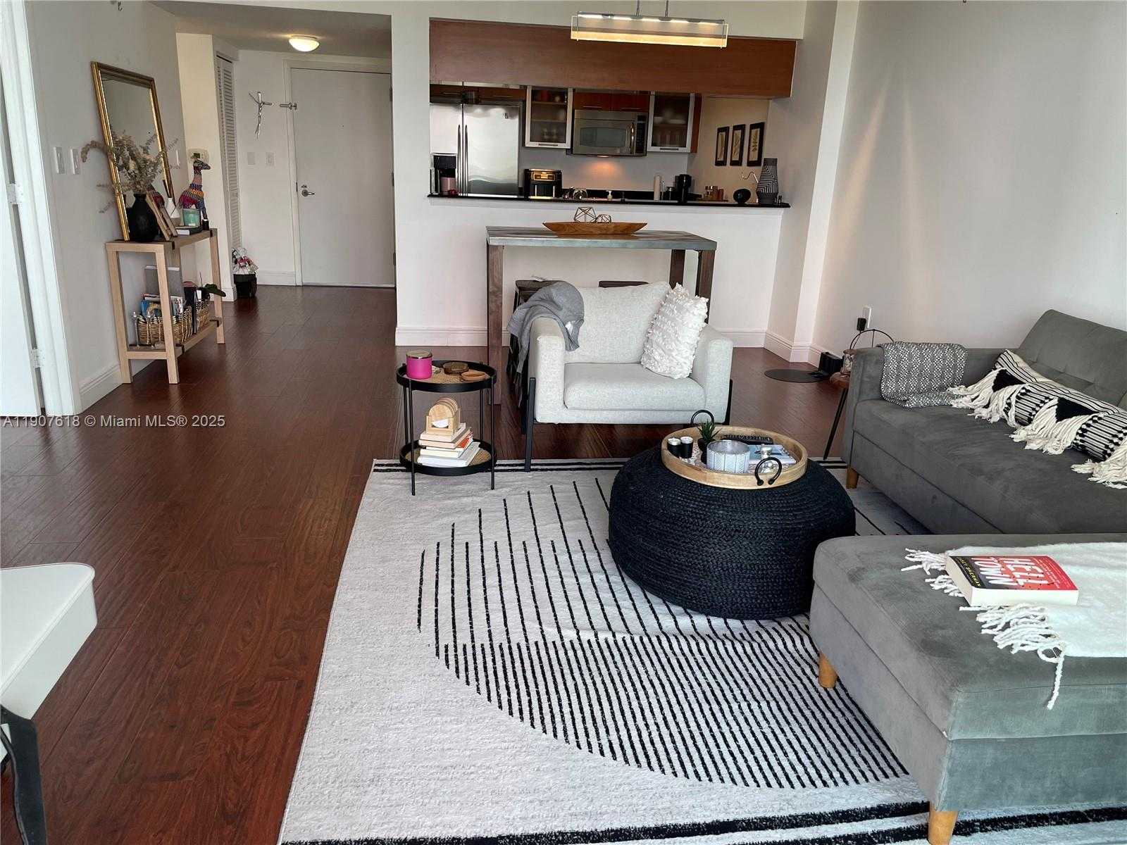 Small Image of 1800 NORTH BAYSHORE DR #2106, Miami Number 7