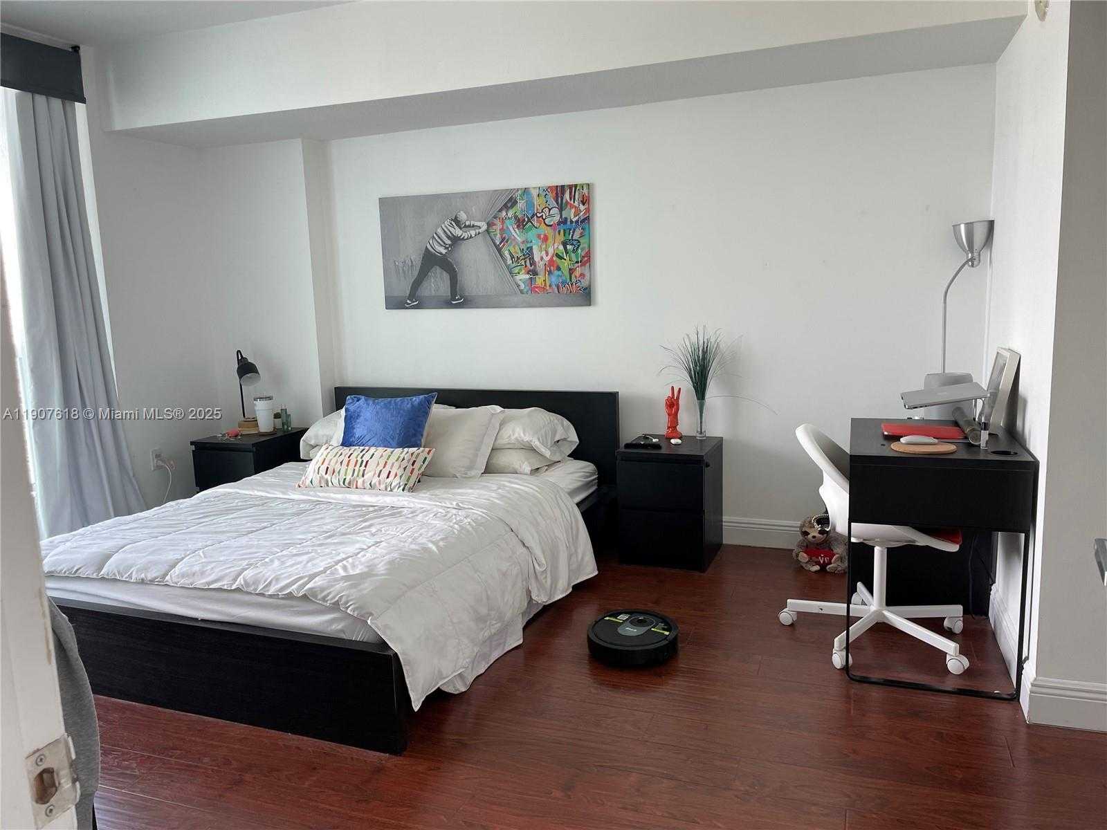 Small Image of 1800 NORTH BAYSHORE DR #2106, Miami Number 9