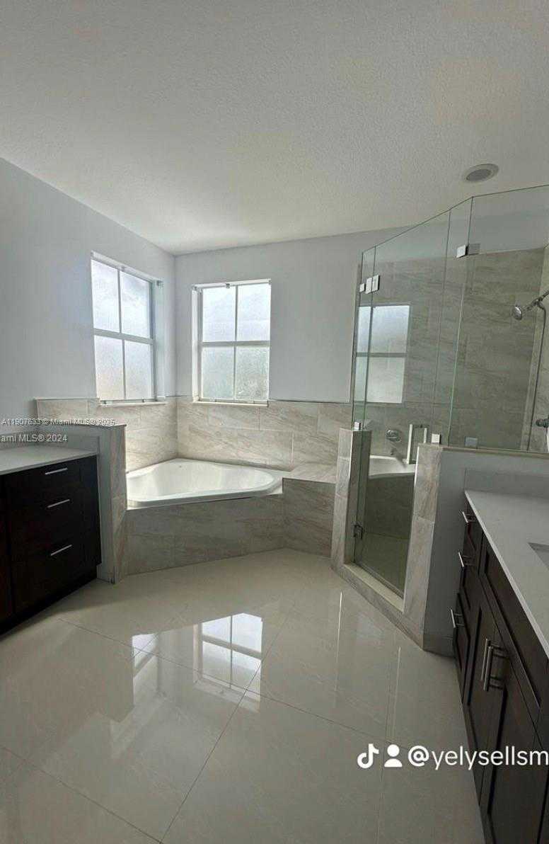 Small Image of 16314 SOUTH WEST 61ST LN, Miami Number 17