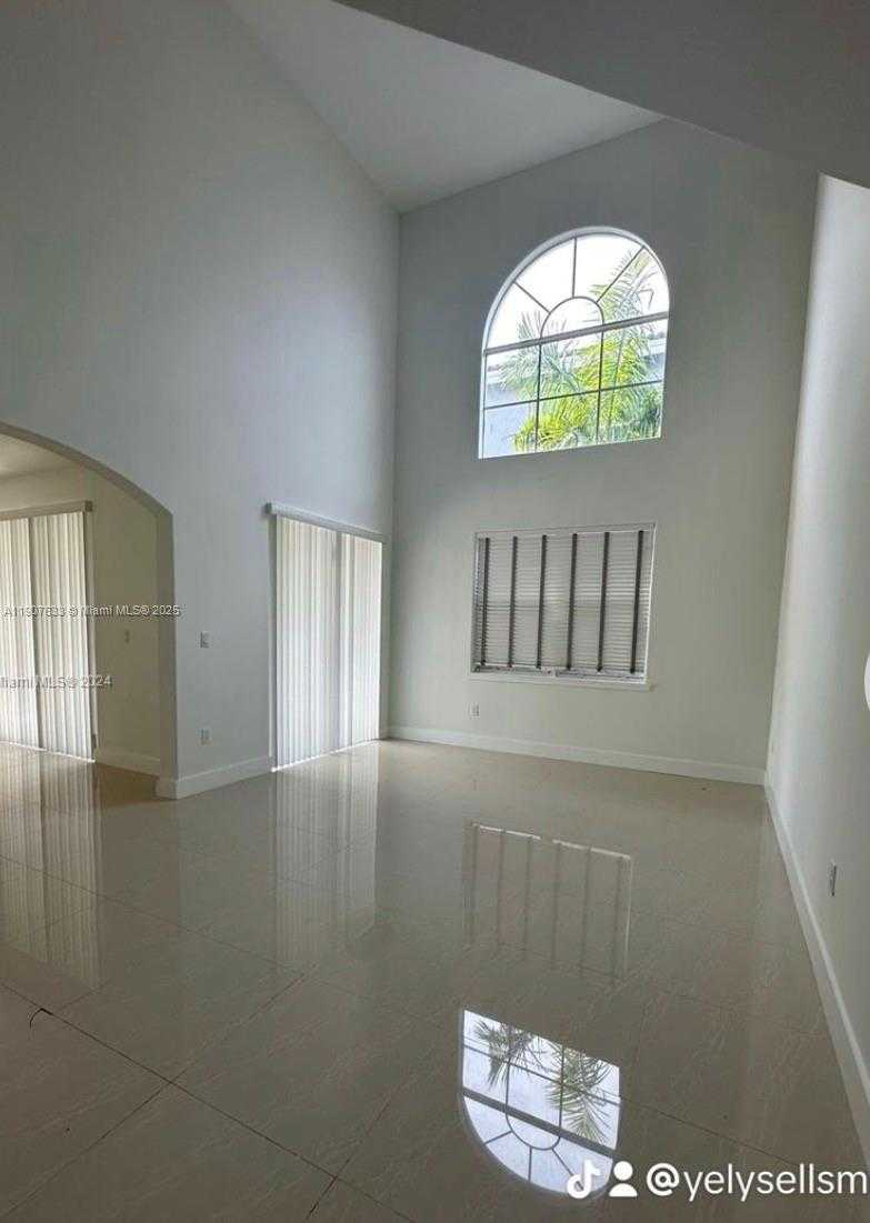 Small Image of 16314 SOUTH WEST 61ST LN, Miami Number 5