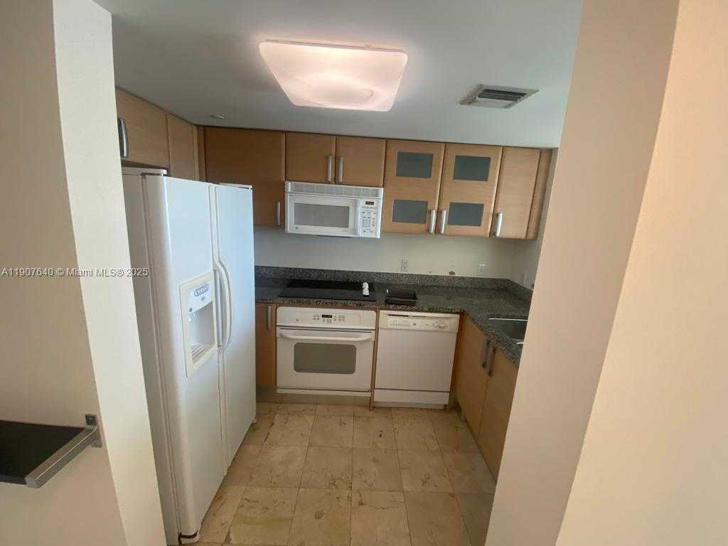 Small Image of 2101 BRICKELL AVE #1211, Miami Number 5