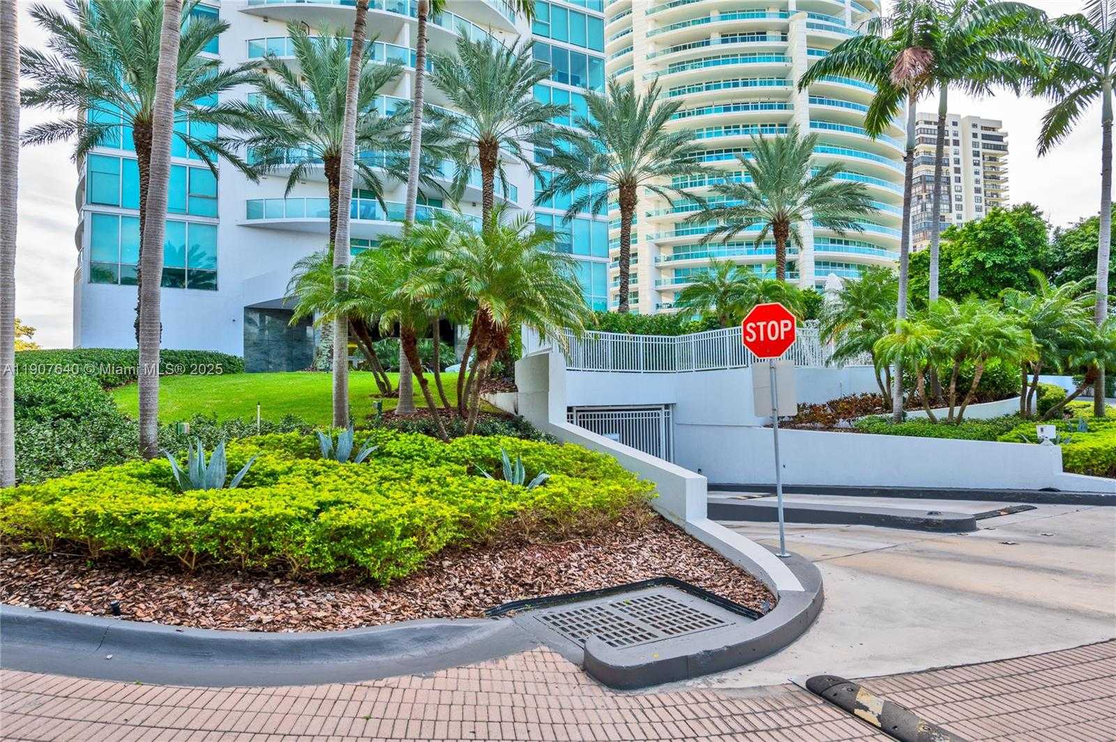 Small Image of 2101 BRICKELL AVE #1211, Miami Number 6