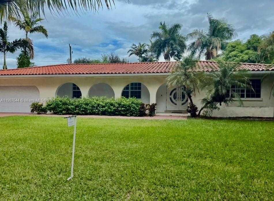 Small Image of 12525 BERNAL ST, Coral Gables Number 1