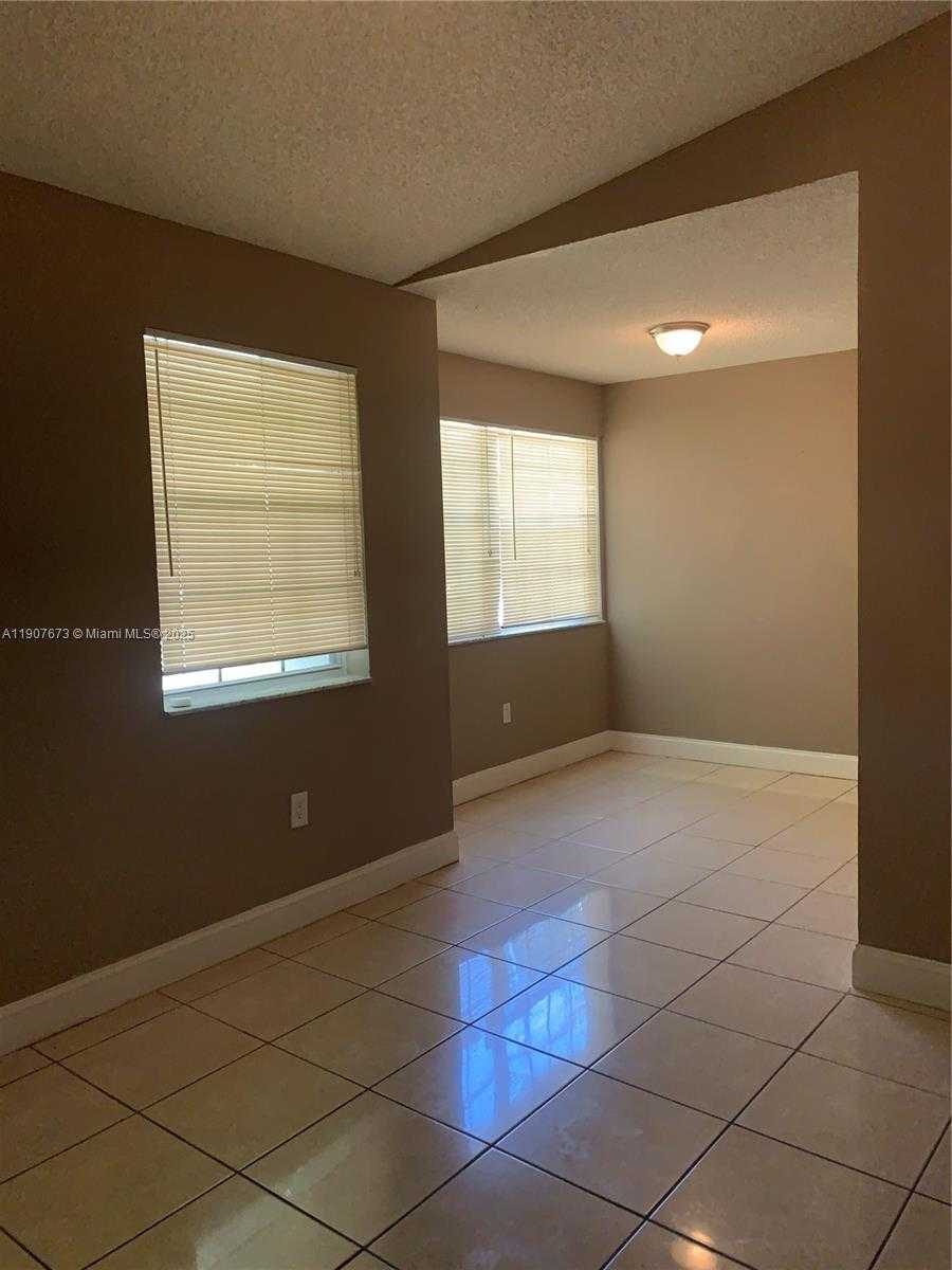 Small Image of 17500 NORTH WEST 67TH PL #K-4, Hialeah Number 6