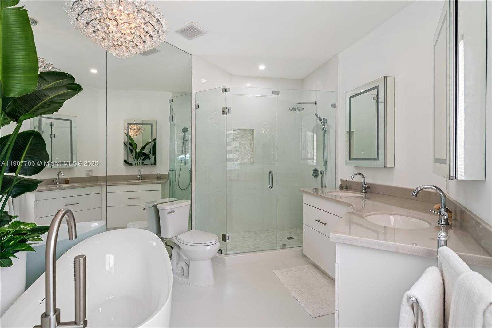 Small Image of 200 SOUTH SHORE DR S, Miami Number 16