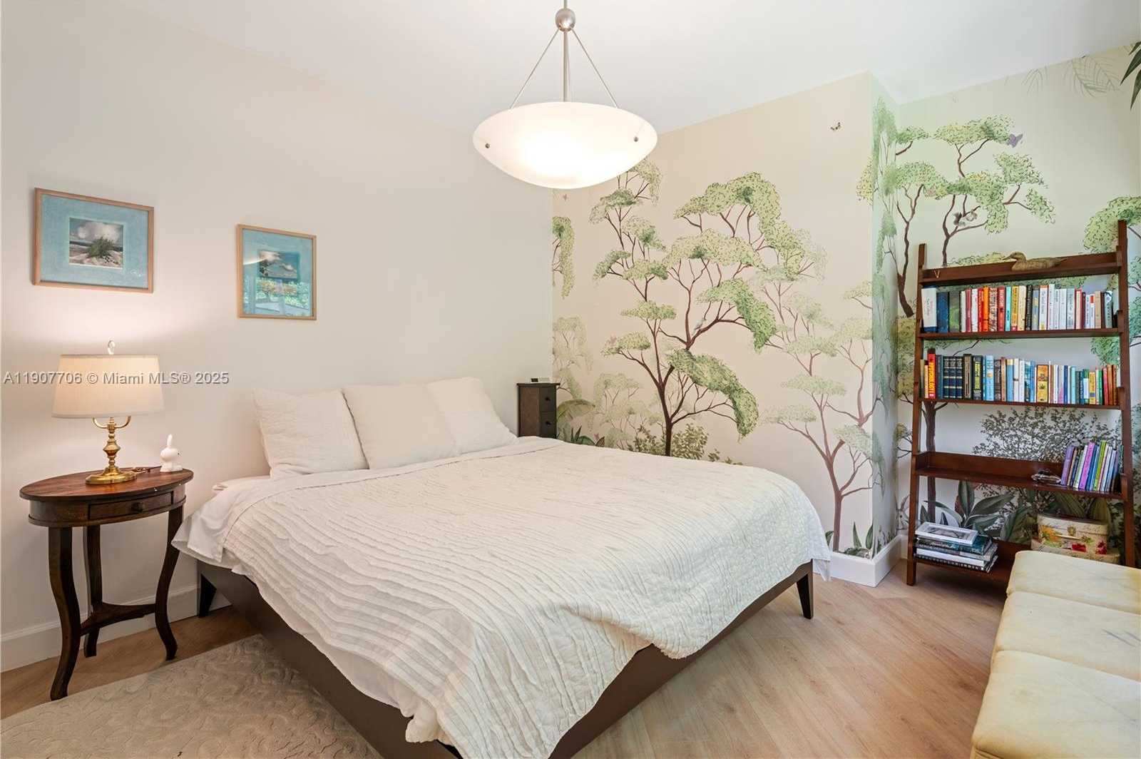 Small Image of 200 SOUTH SHORE DR S, Miami Number 19