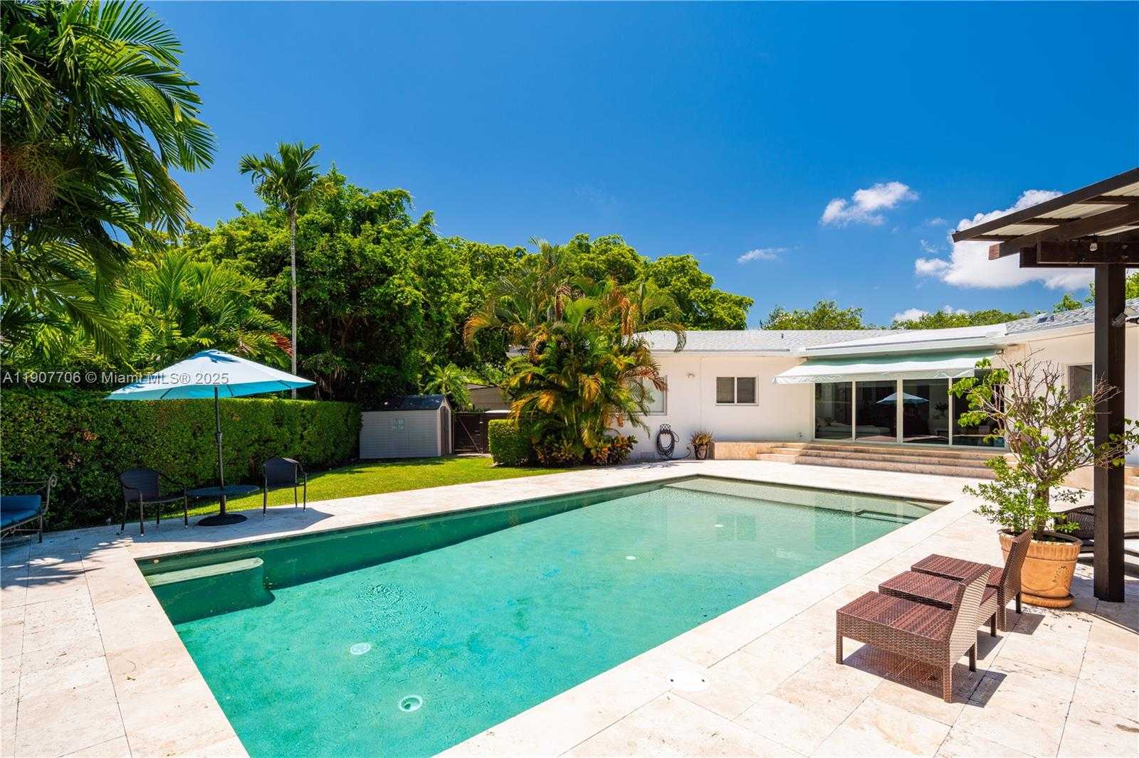 Small Image of 200 SOUTH SHORE DR S, Miami Number 27