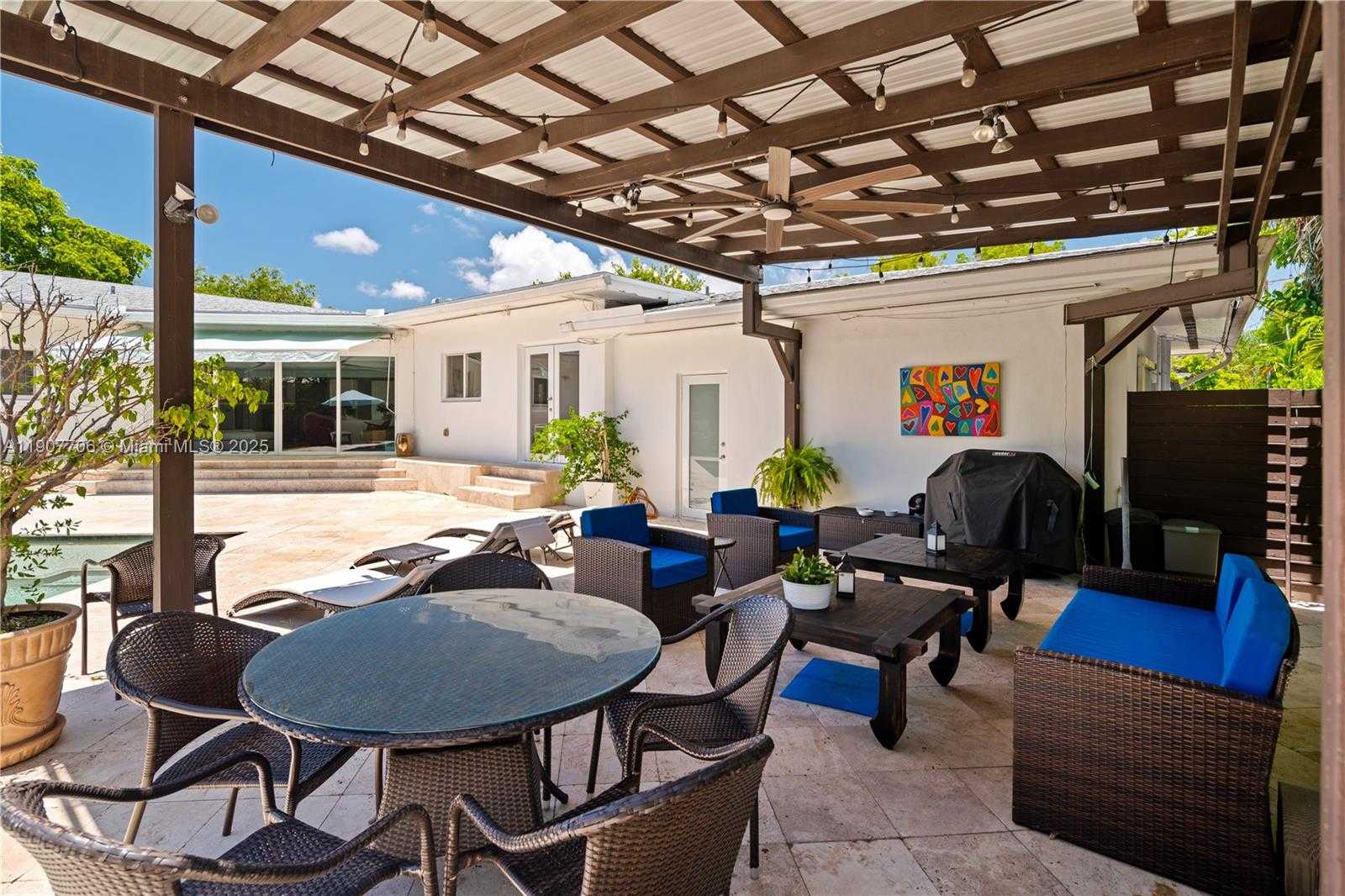 Small Image of 200 SOUTH SHORE DR S, Miami Number 28