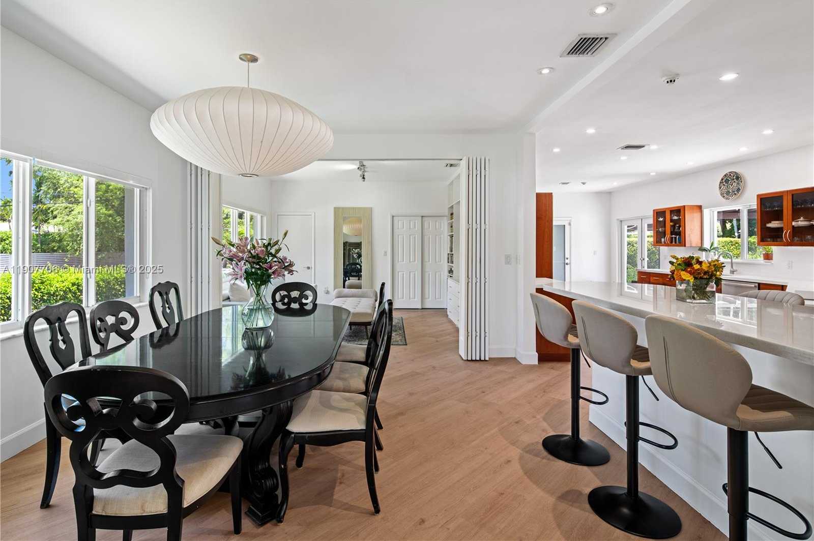 Small Image of 200 SOUTH SHORE DR S, Miami Number 9